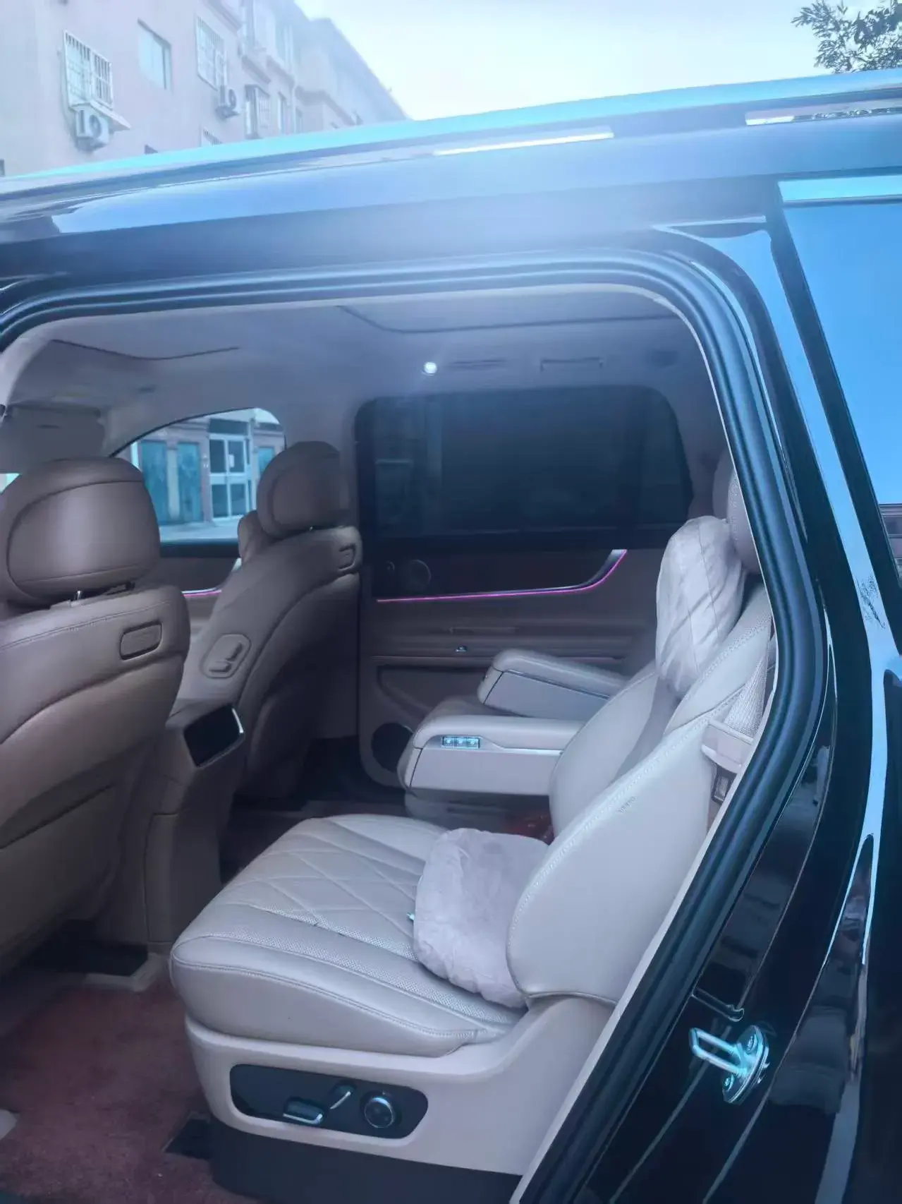 2024 AITO AITO thumbnail 3