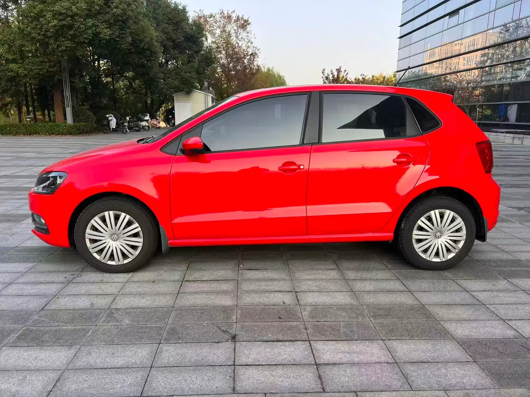 2016 VOLKSWAGEN POLO thumbnail 4