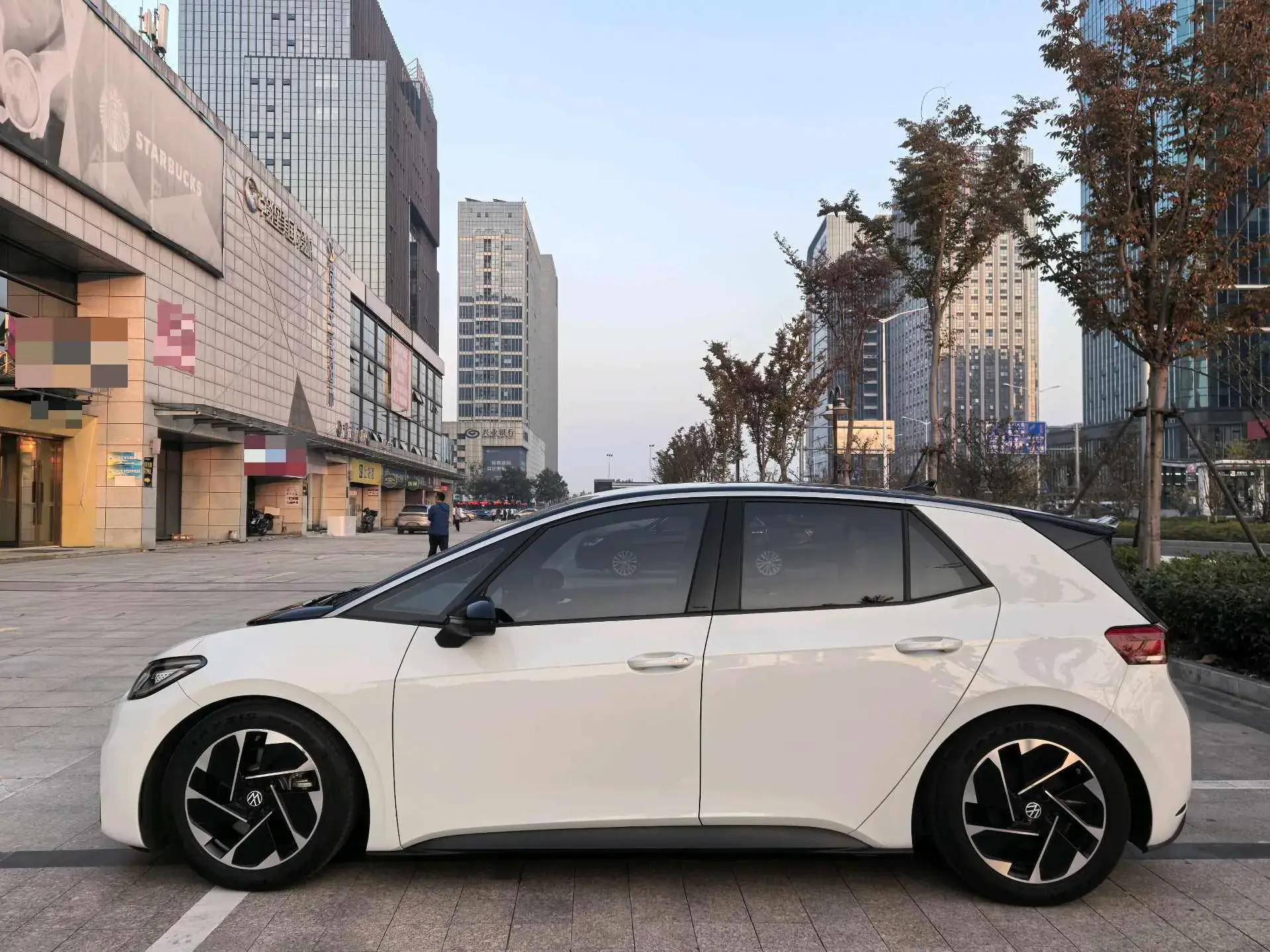 2025 VOLKSWAGEN ID.3 thumbnail 2