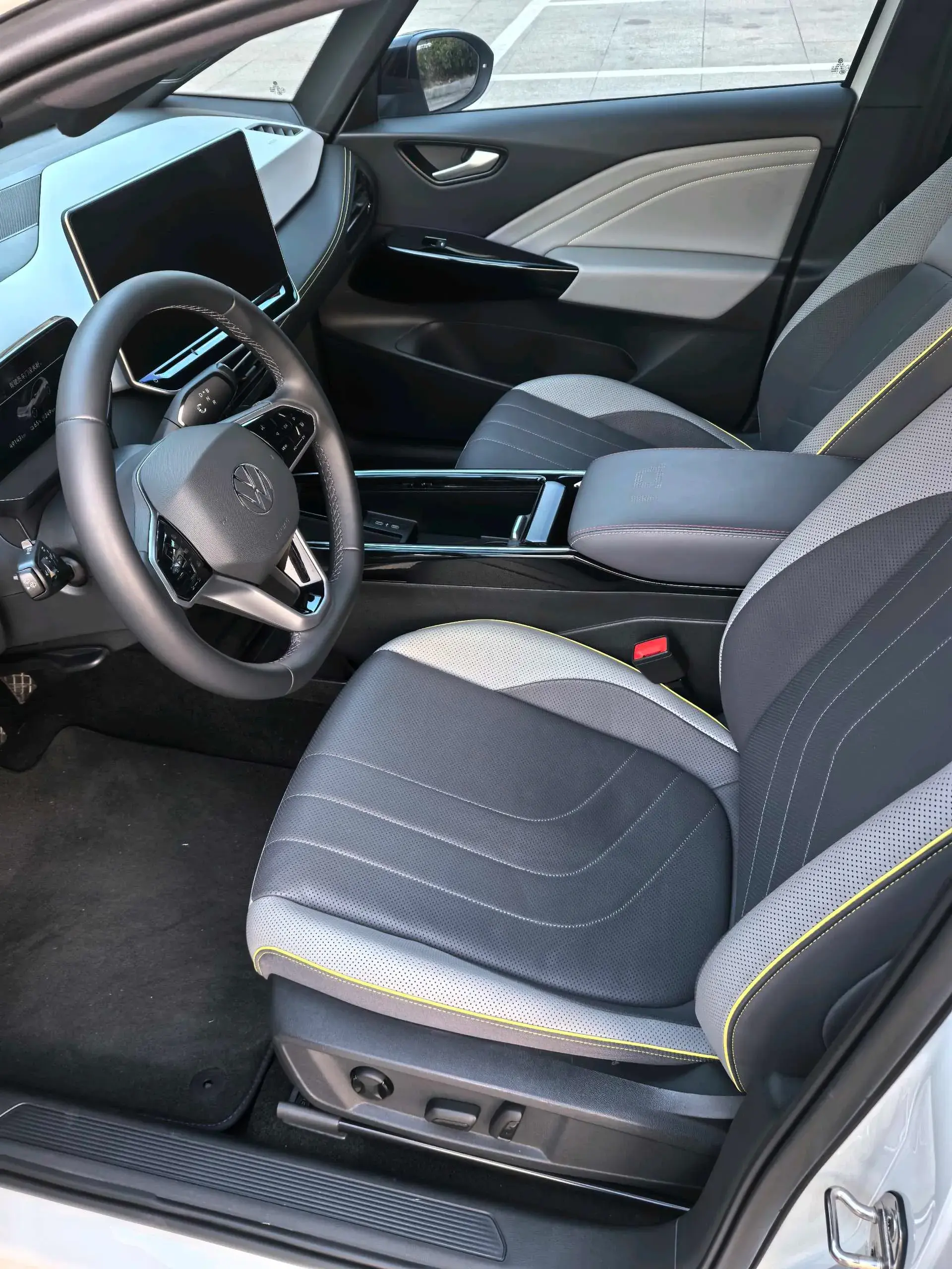 2025 VOLKSWAGEN ID.3 thumbnail 4