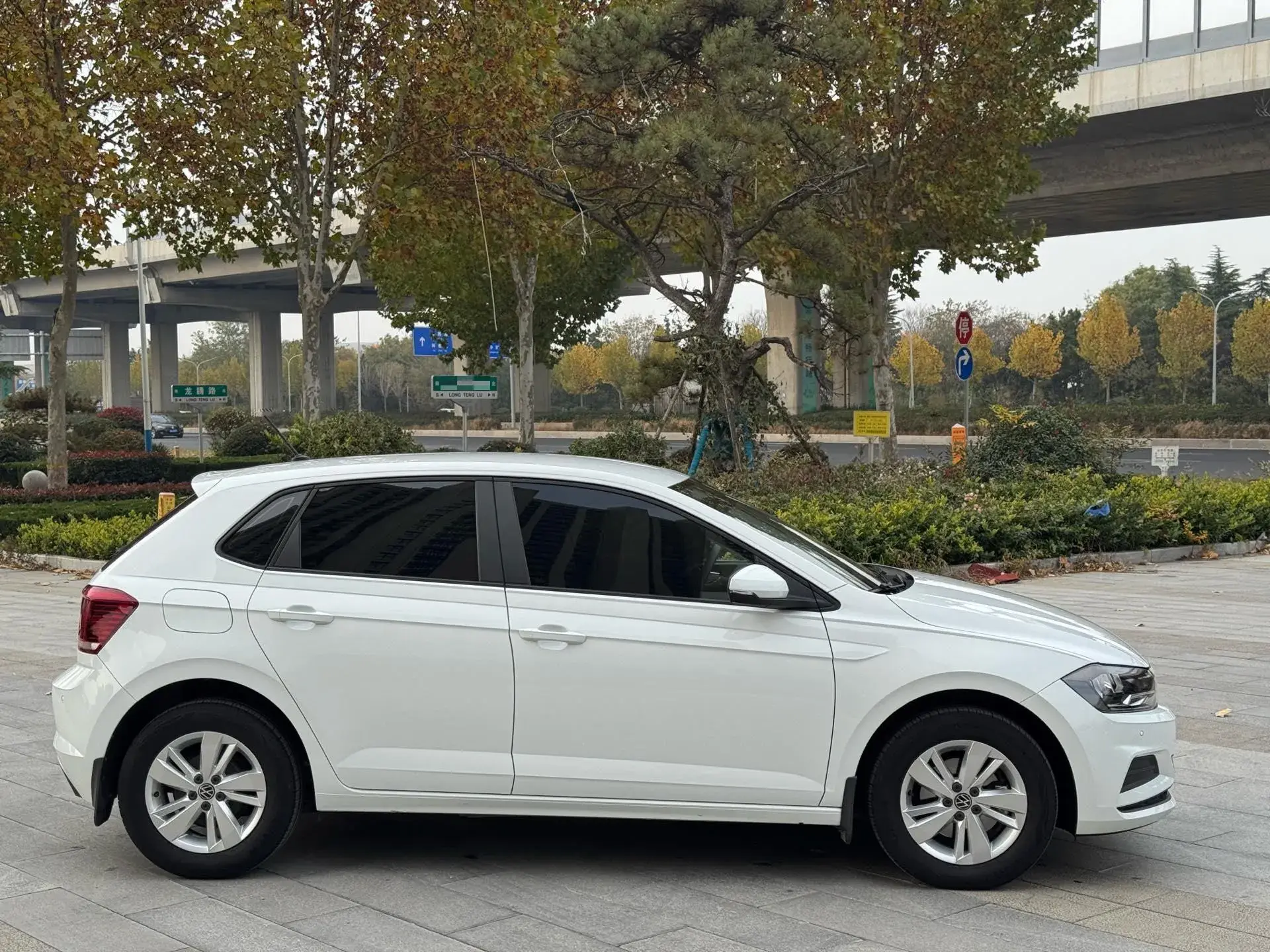 2023 VOLKSWAGEN POLO thumbnail 4