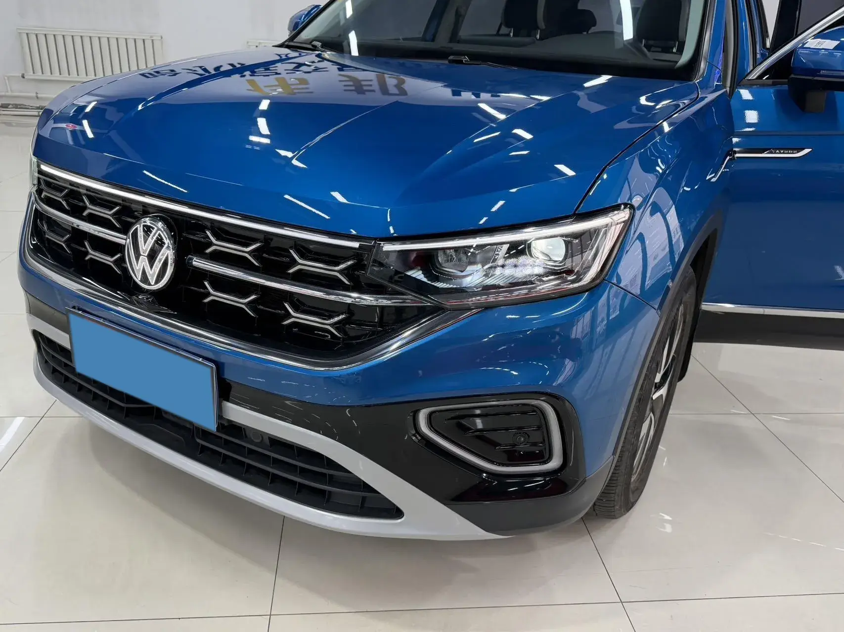 2023 VOLKSWAGEN TAYRON thumbnail 2