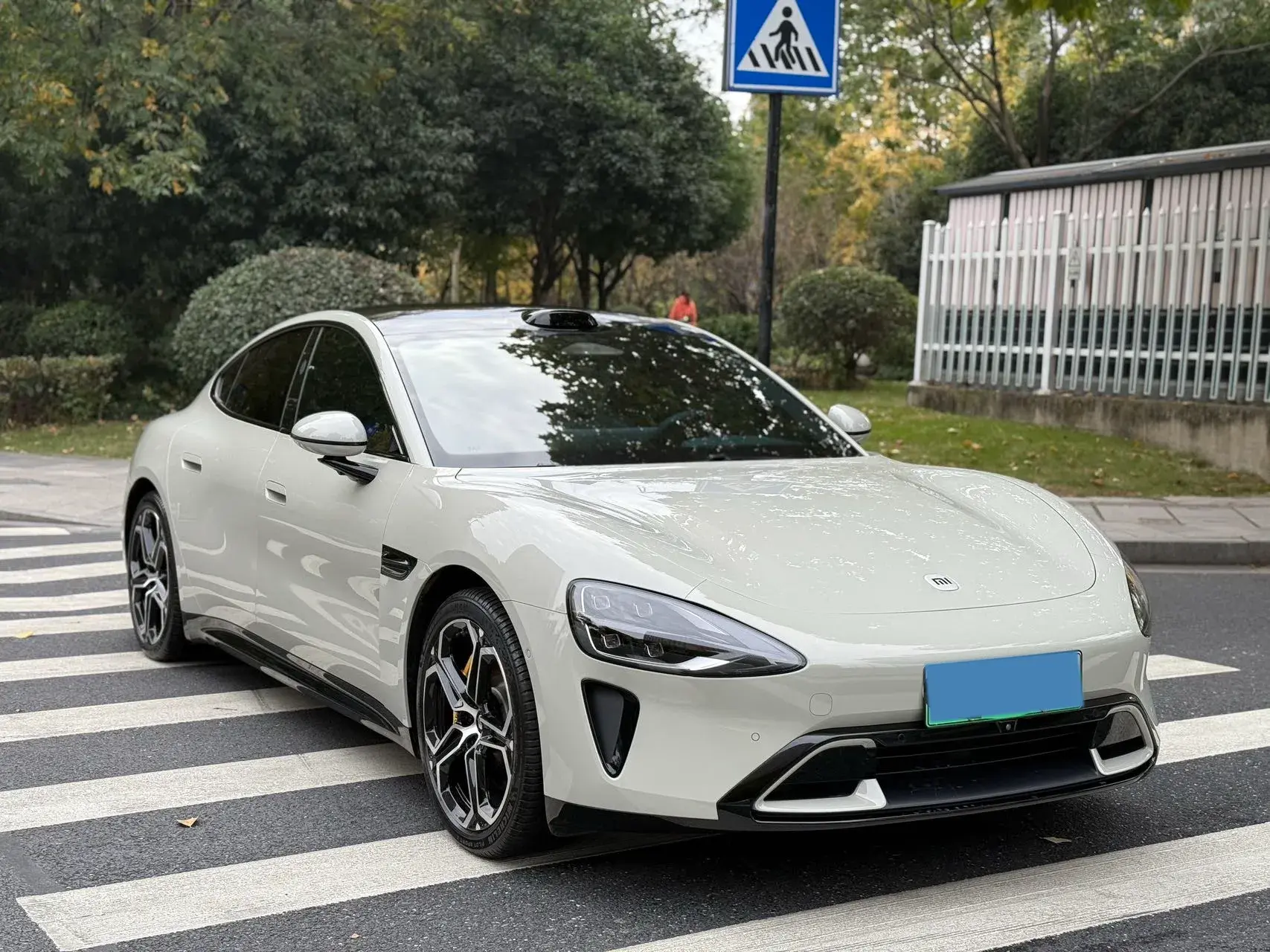 2024 MI SU7 thumbnail 3