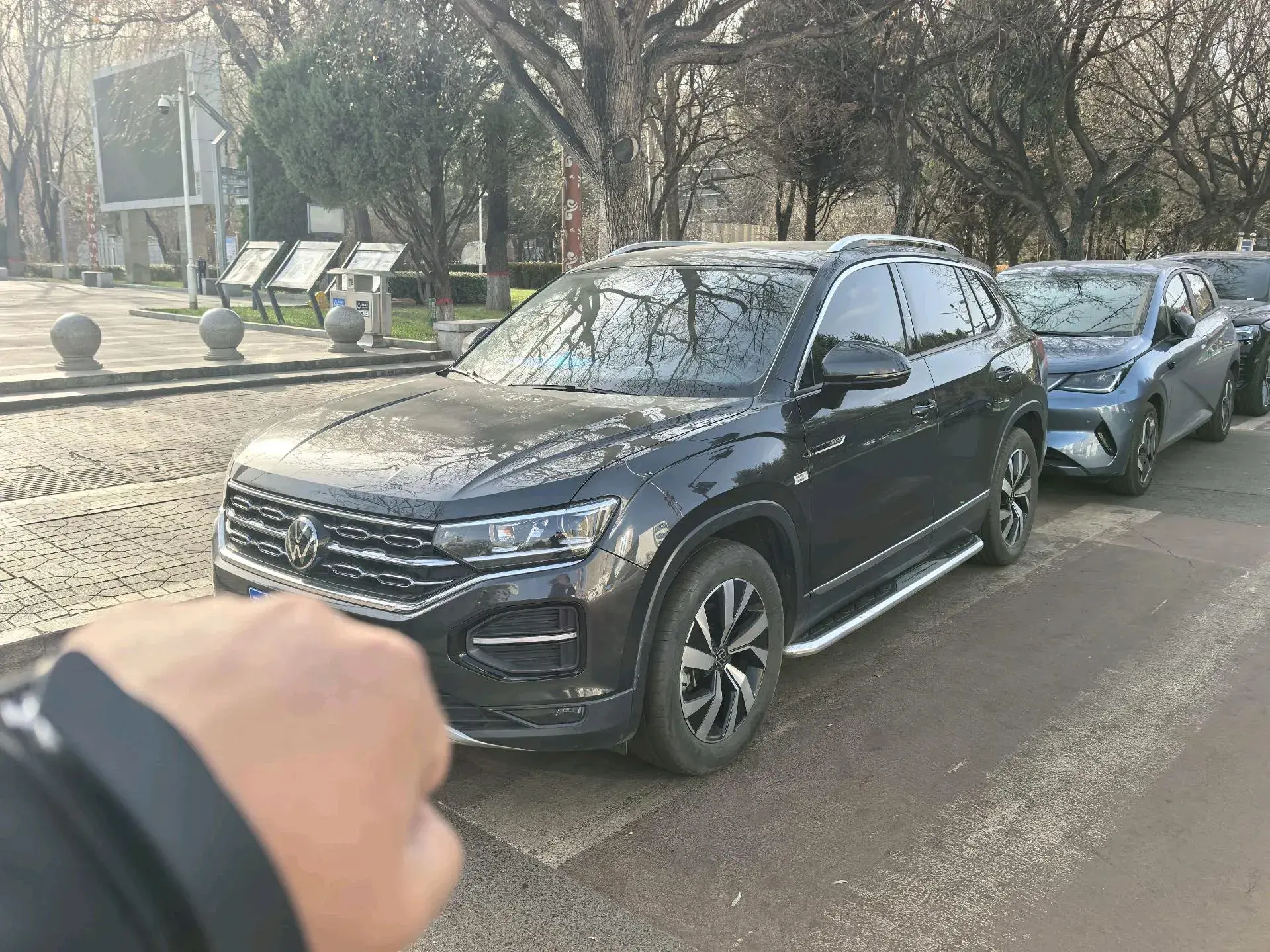 2022 VOLKSWAGEN TAYRON view 1