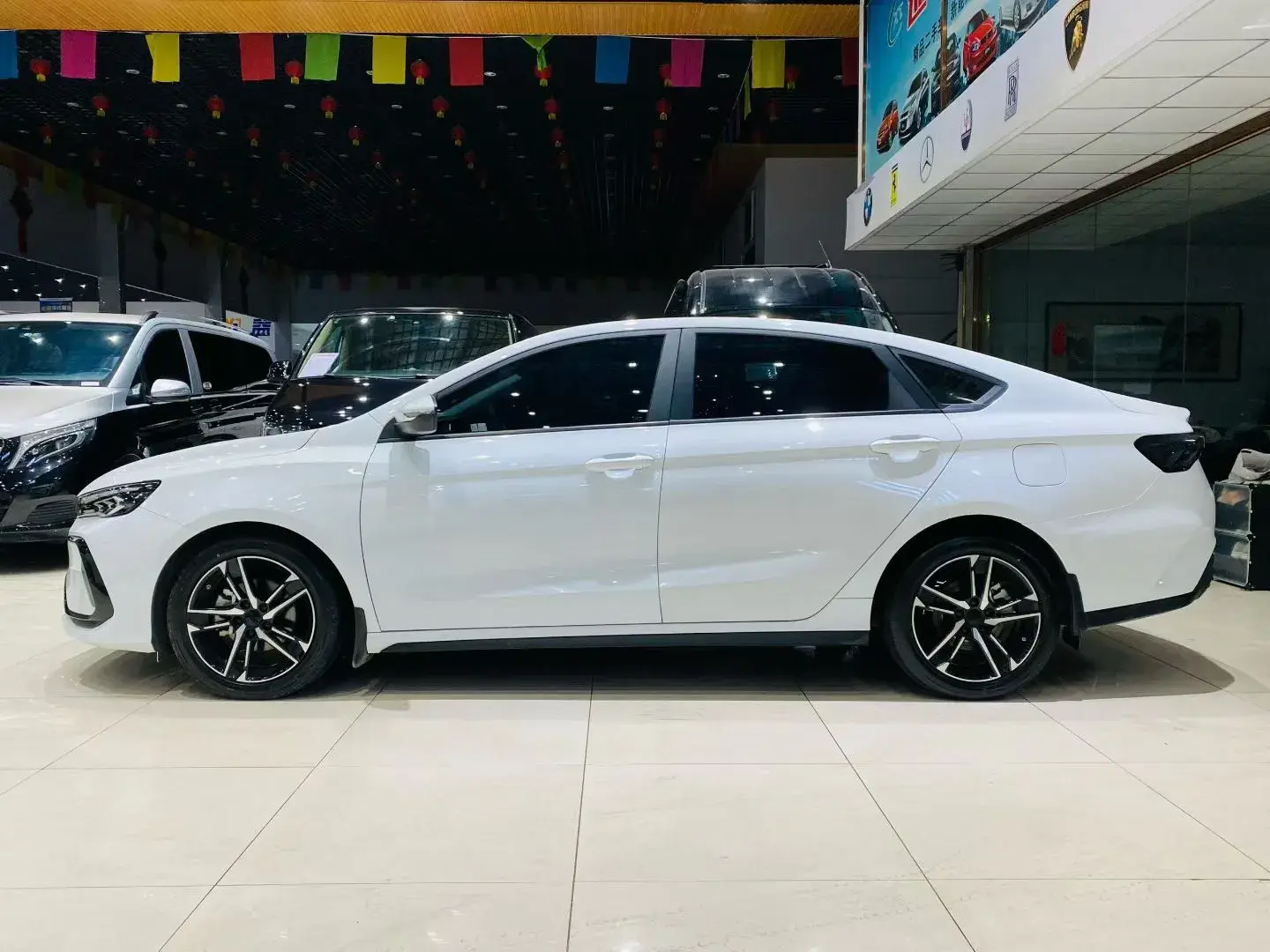 2024 GEELY BINRAY thumbnail 2