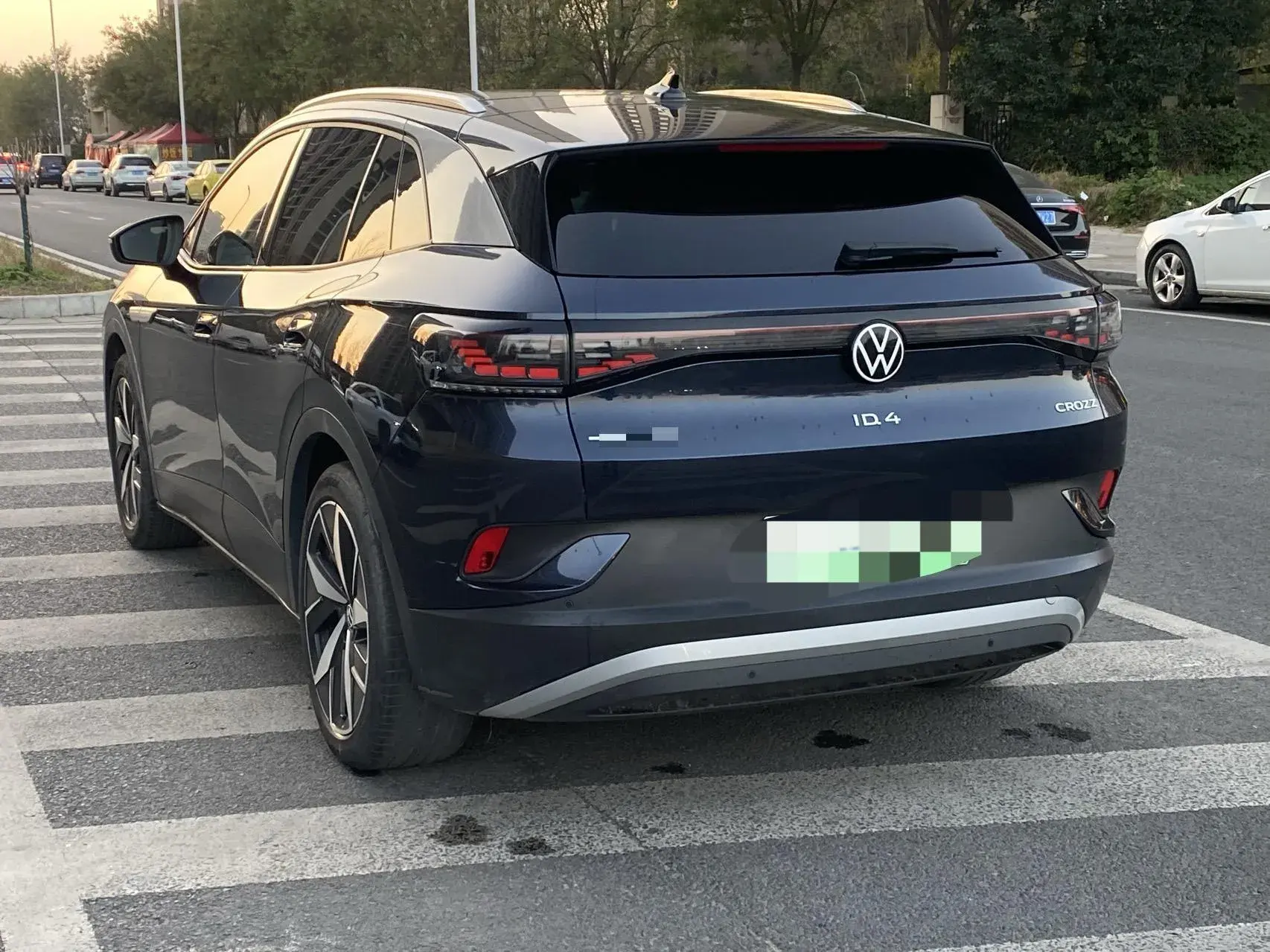 2021 VOLKSWAGEN ID.4 thumbnail 4