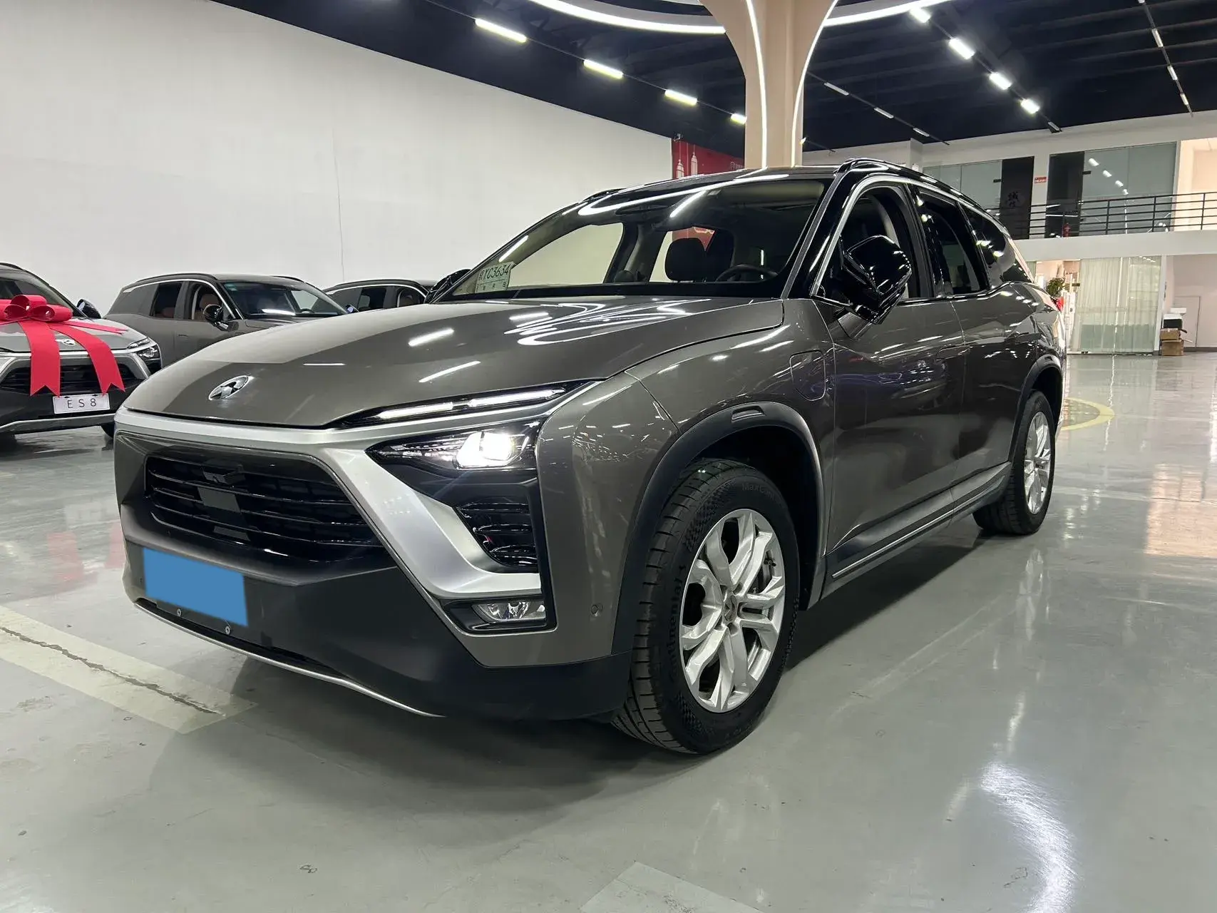 2018 NIO ES8 view 1