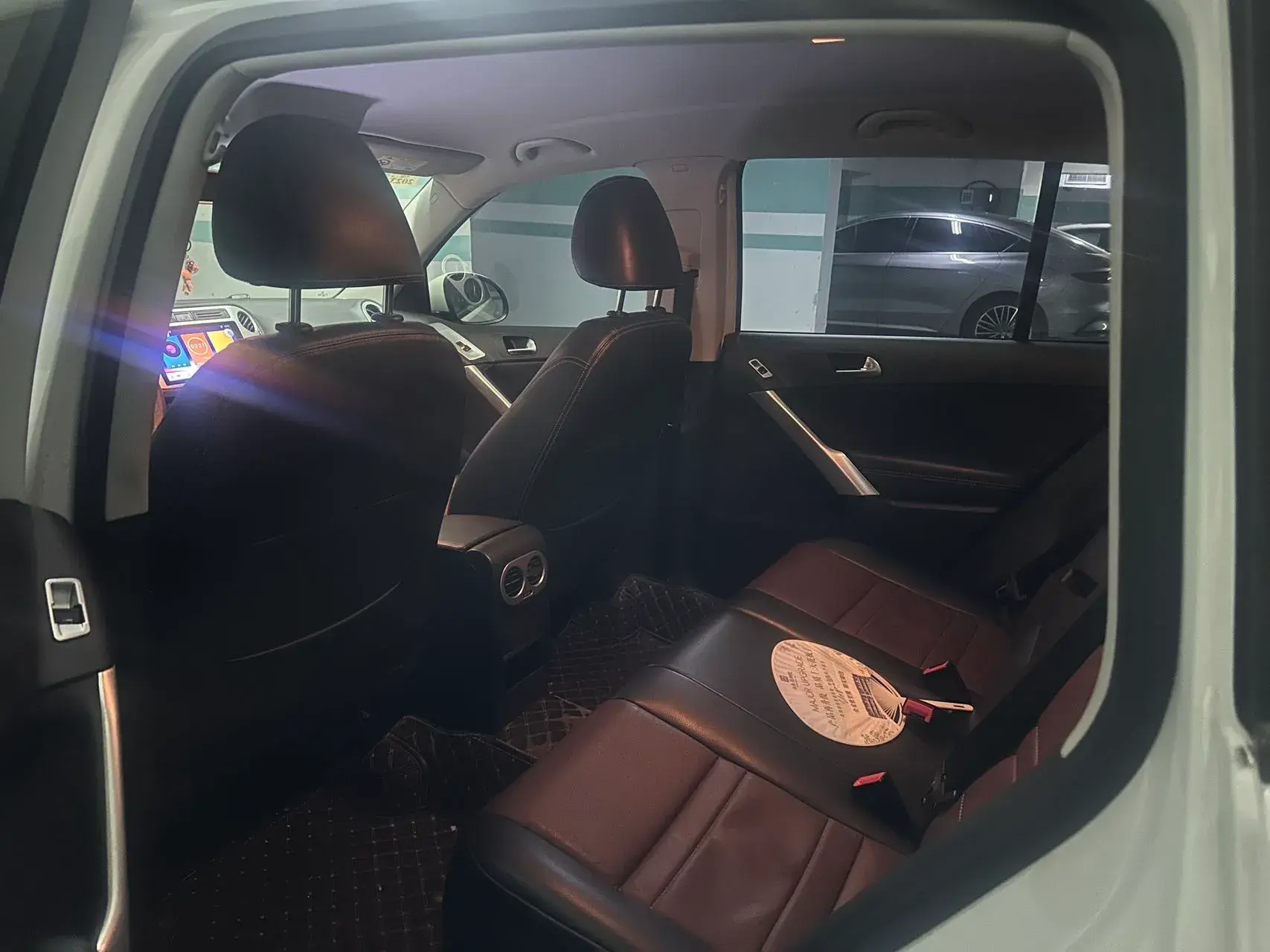 2017 VOLKSWAGEN TIGUAN thumbnail 4