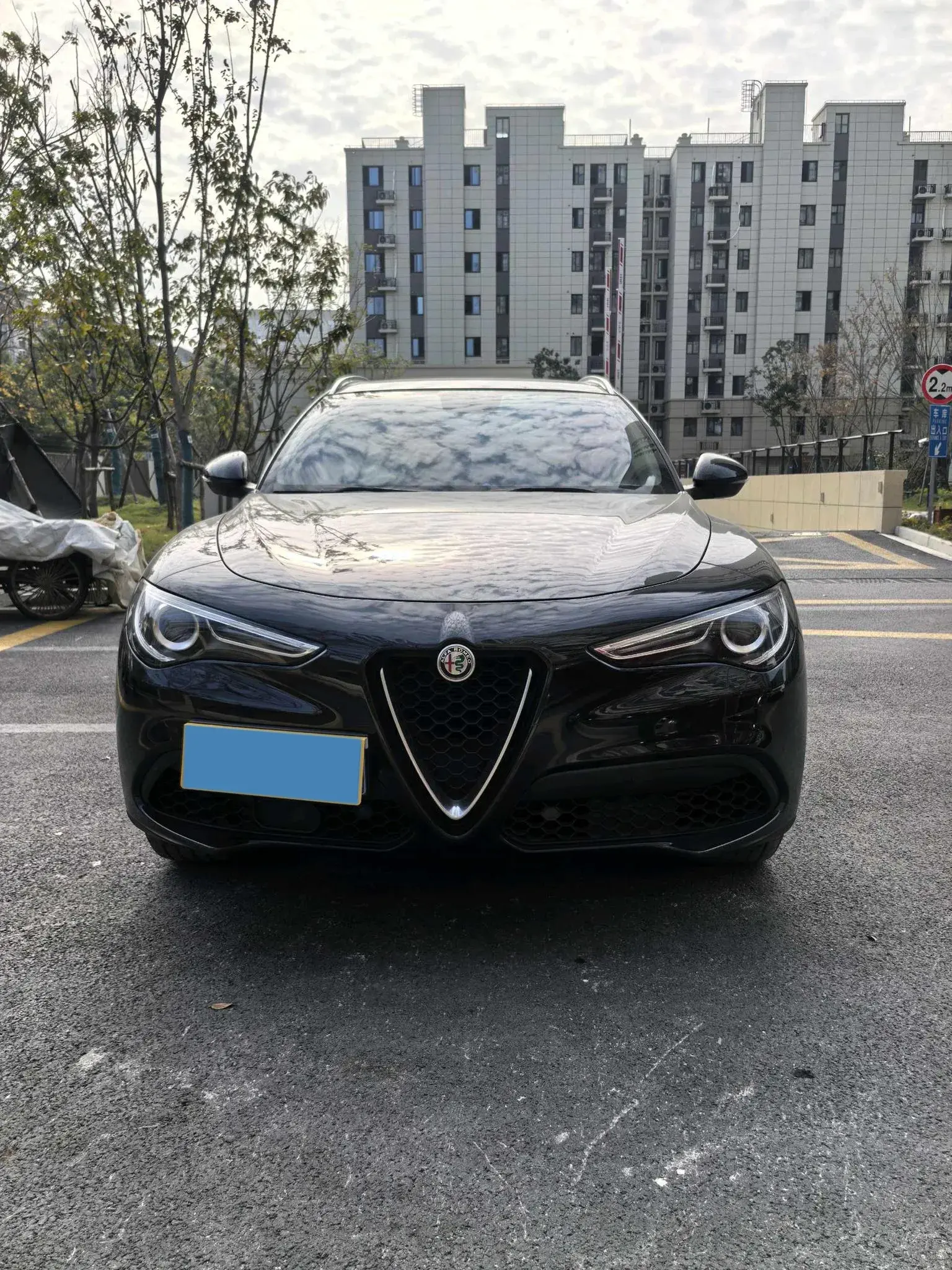 2017 ALFA ROMEO thumbnail 2