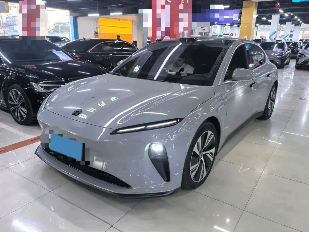 2024 NIO ET5 view 1