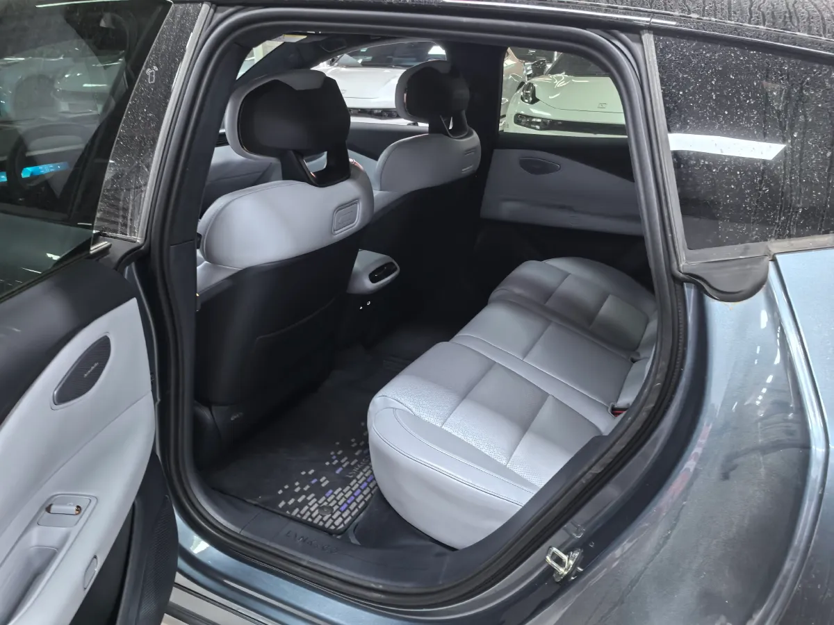 2025 LYNK&CO Z10 BEV 95KWH,autocango,china used car exporter,china ev exporter,chinese used car exporter,chinese used ev exporter