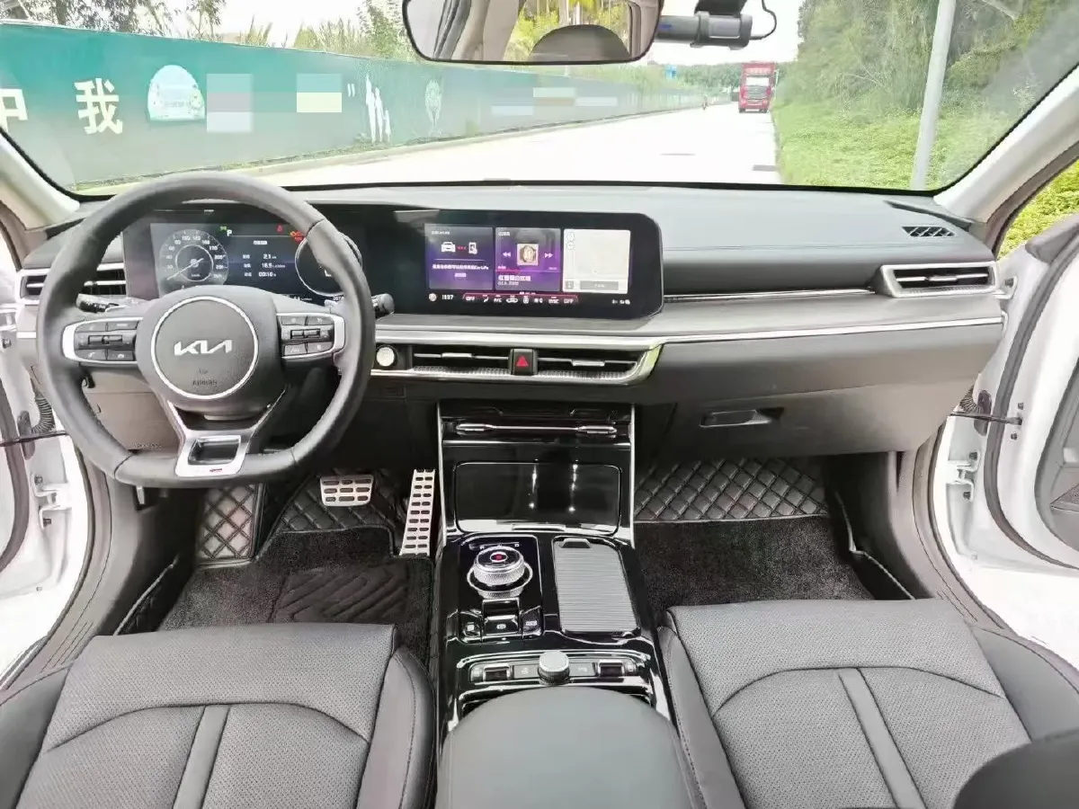 2021 Kia K5 2.0T 240HP L4 8AT,autocango,china used car exporter,china ev exporter,chinese used car exporter,chinese used ev exporter