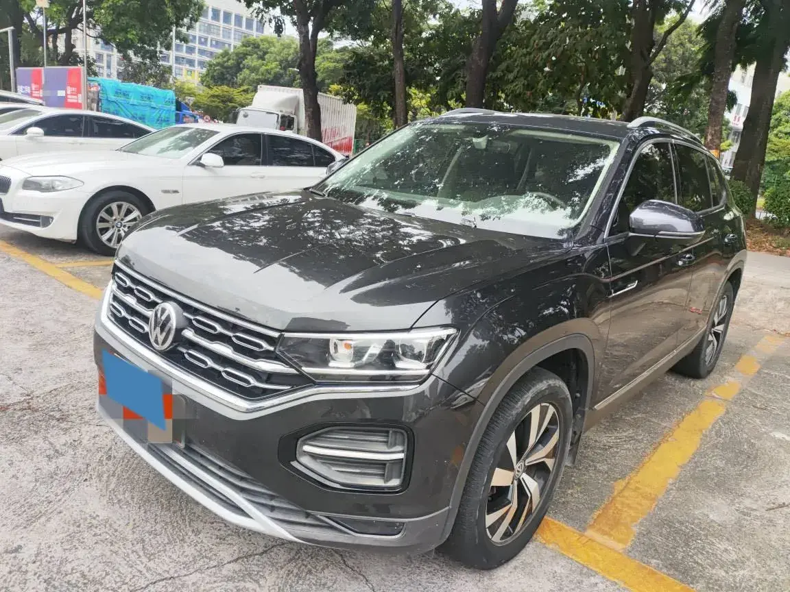 2021 VOLKSWAGEN TAYRON view 1