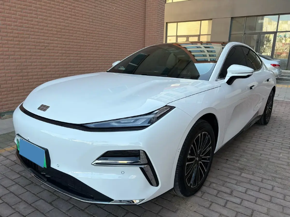 2025 Geely Galaxy Starshine 8 1.5L 112HP L4 1DHT PHEV