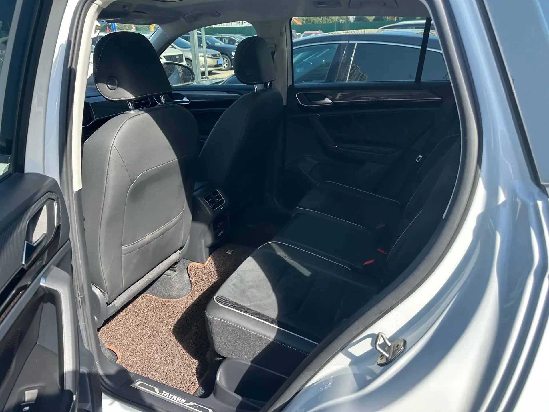 2020 VOLKSWAGEN TAYRON thumbnail 4