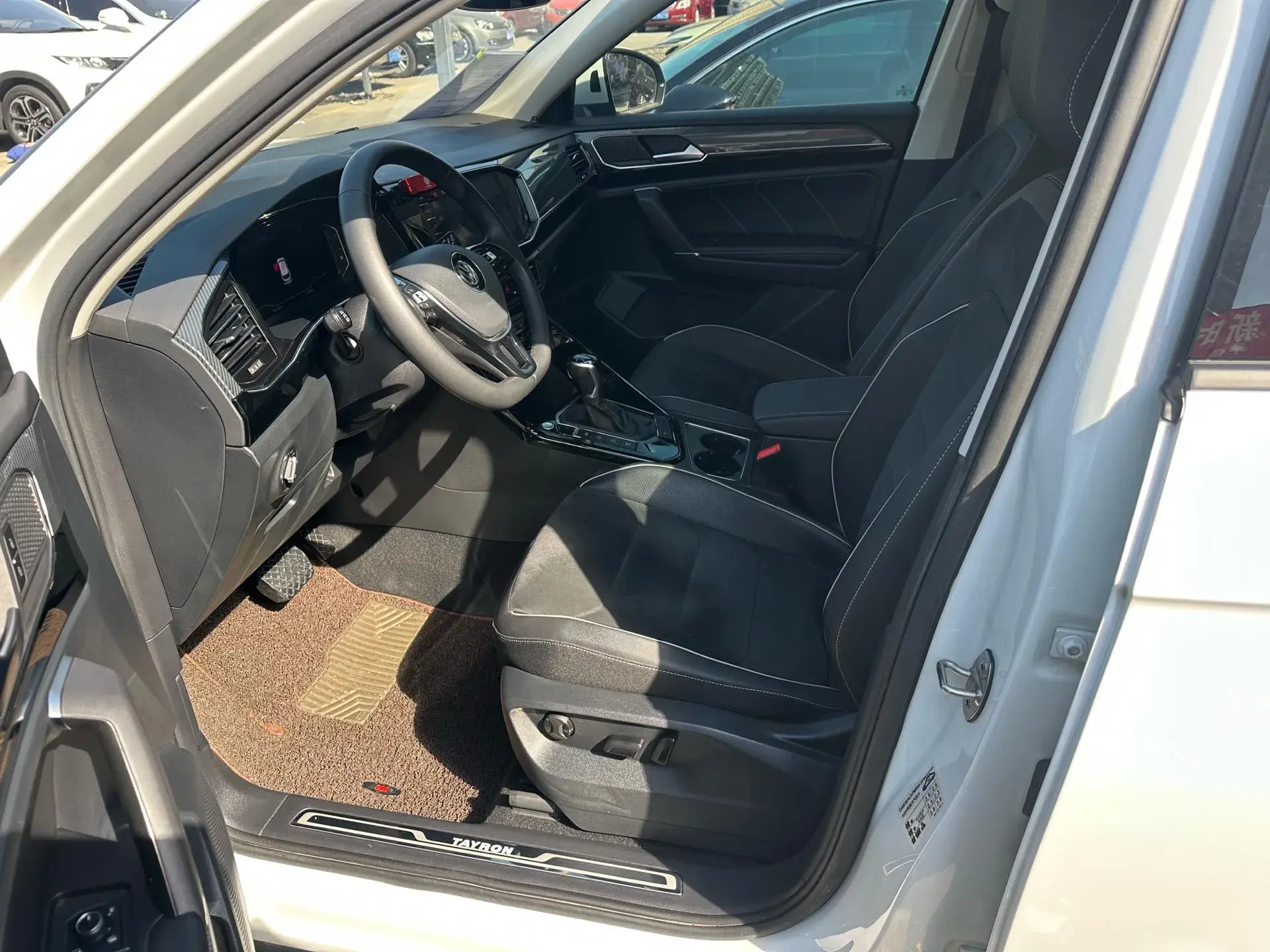 2020 VOLKSWAGEN TAYRON thumbnail 2