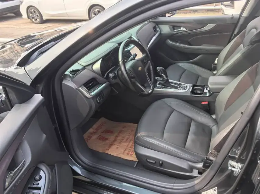 2018 CHEVROLET MALIBU thumbnail 4