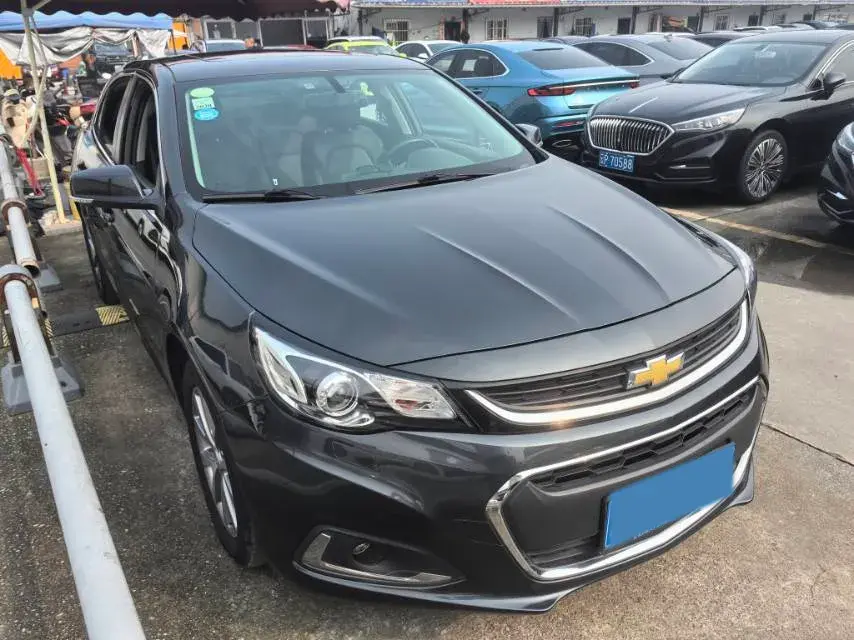 2018 CHEVROLET MALIBU thumbnail 3