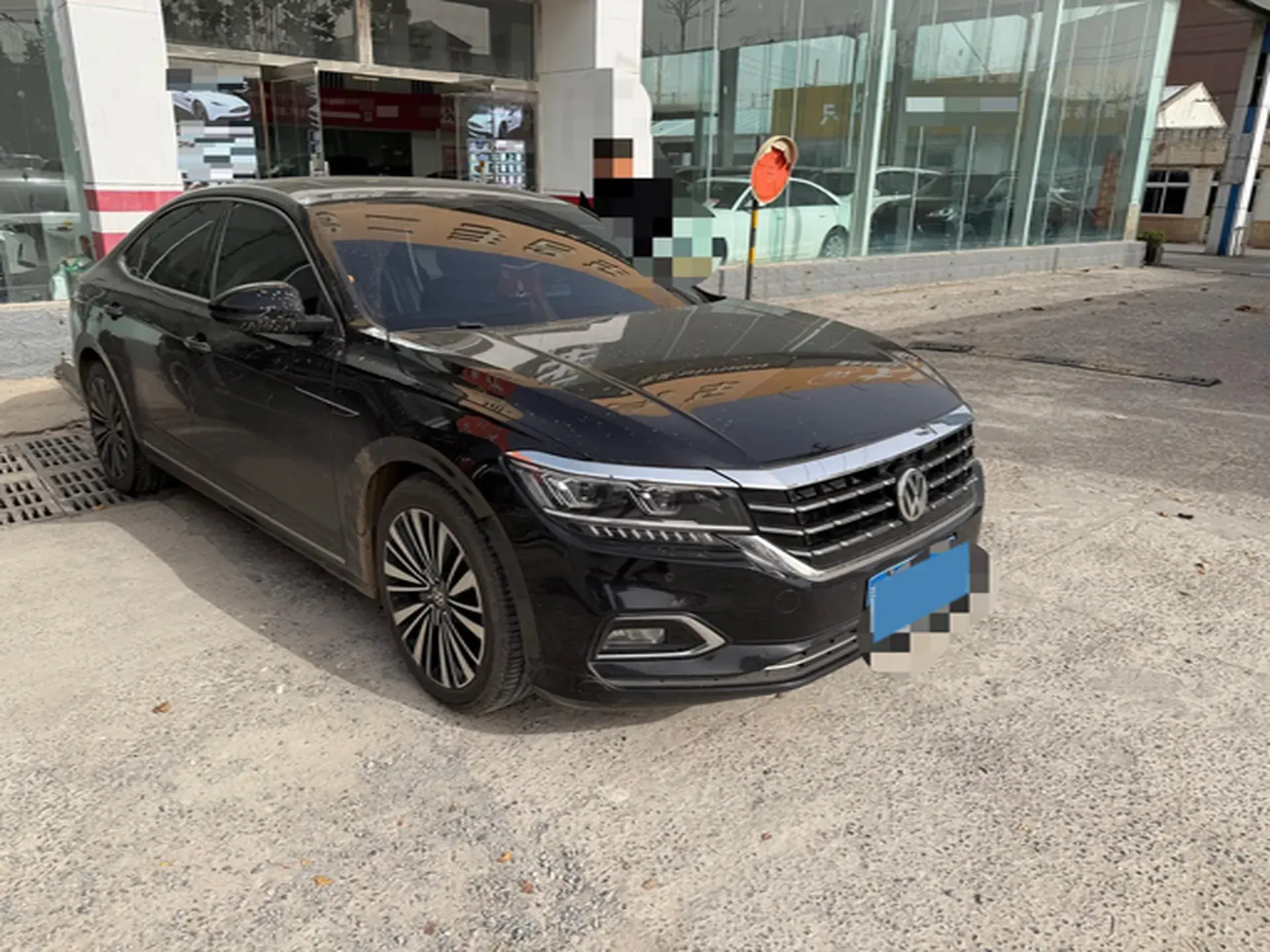 2020 VOLKSWAGEN PASSAT thumbnail 3