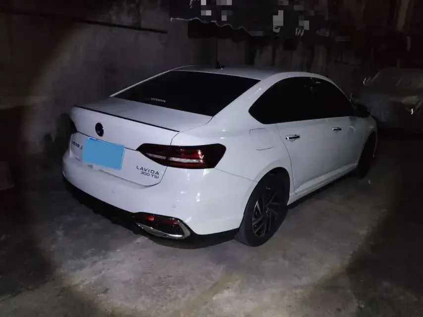 2024 VOLKSWAGEN LAVIDA thumbnail 3