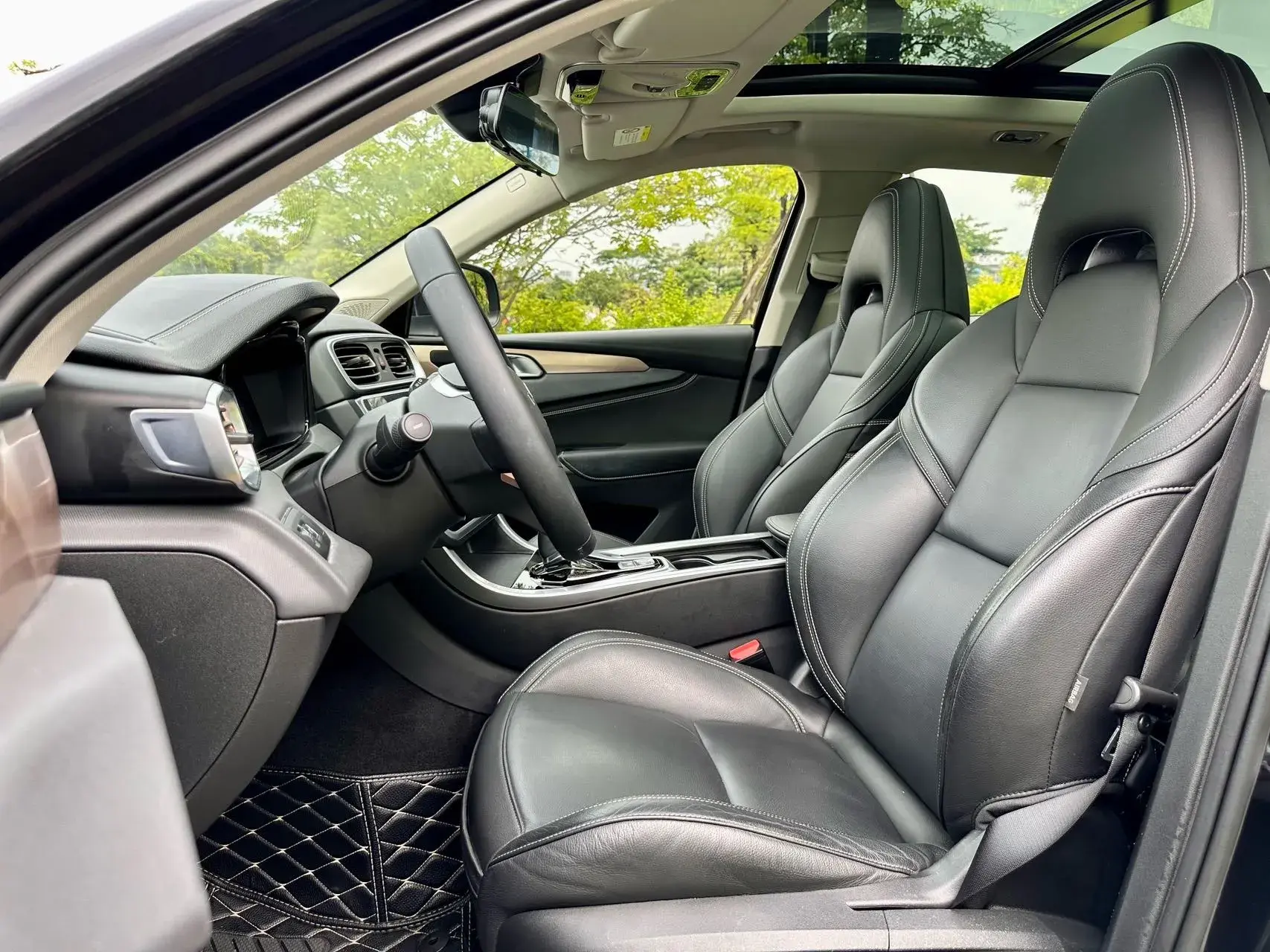 2018 LYNK&CO 01 thumbnail 4