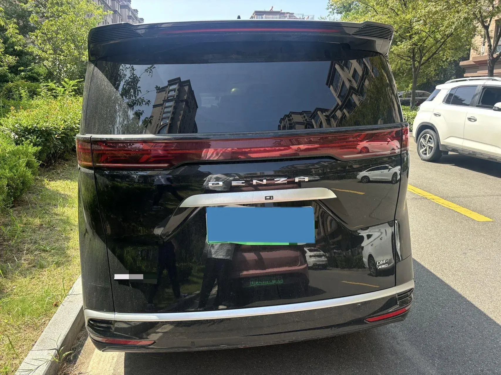 2024 DENZA D9 thumbnail 2