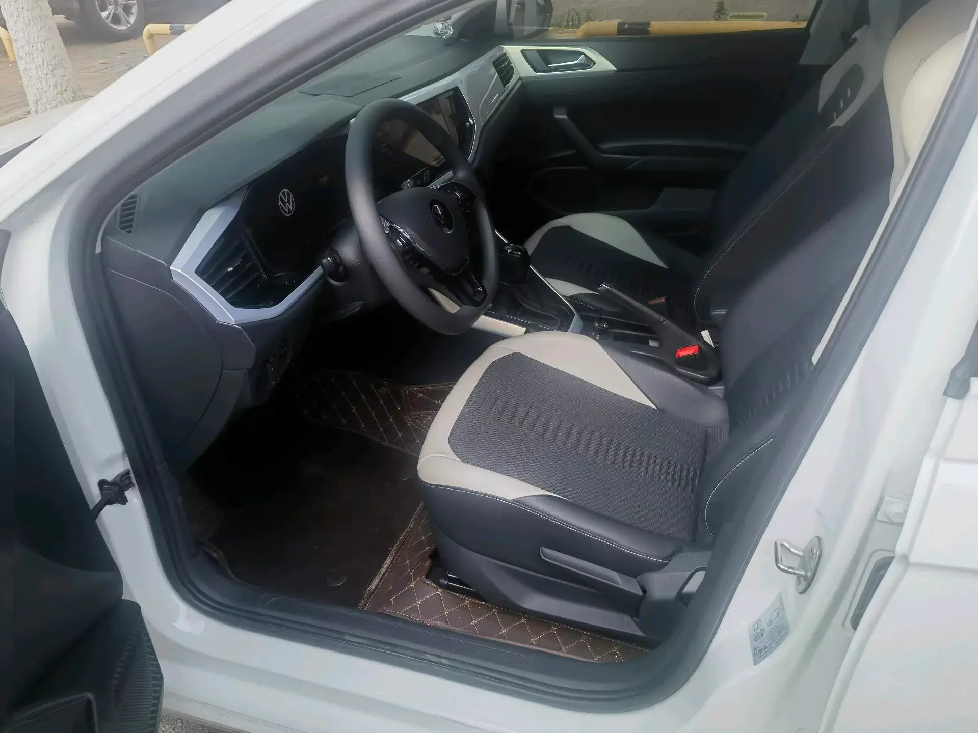 2021 VOLKSWAGEN POLO thumbnail 2