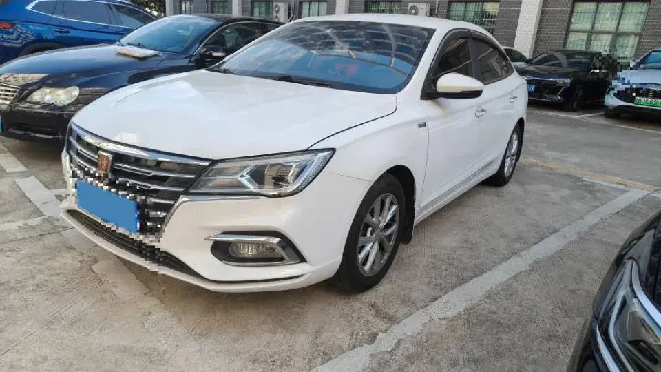 2019 ROEWE I5 view 1