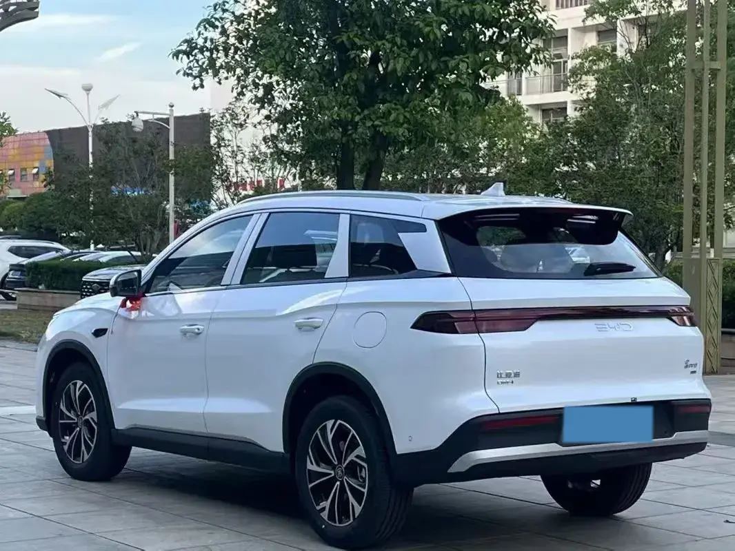 2025 BYD SONG thumbnail 4