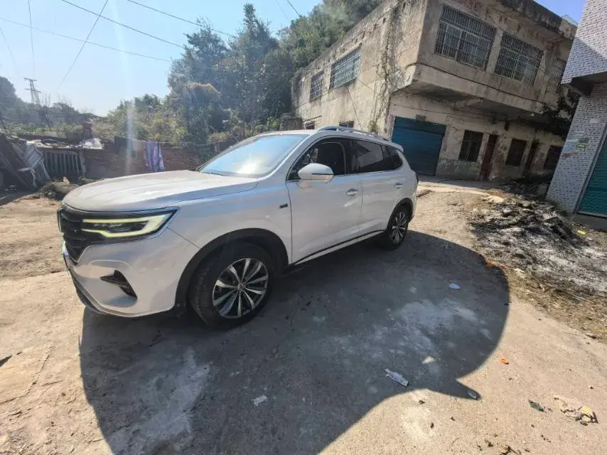2020 ROEWE I6 thumbnail 2