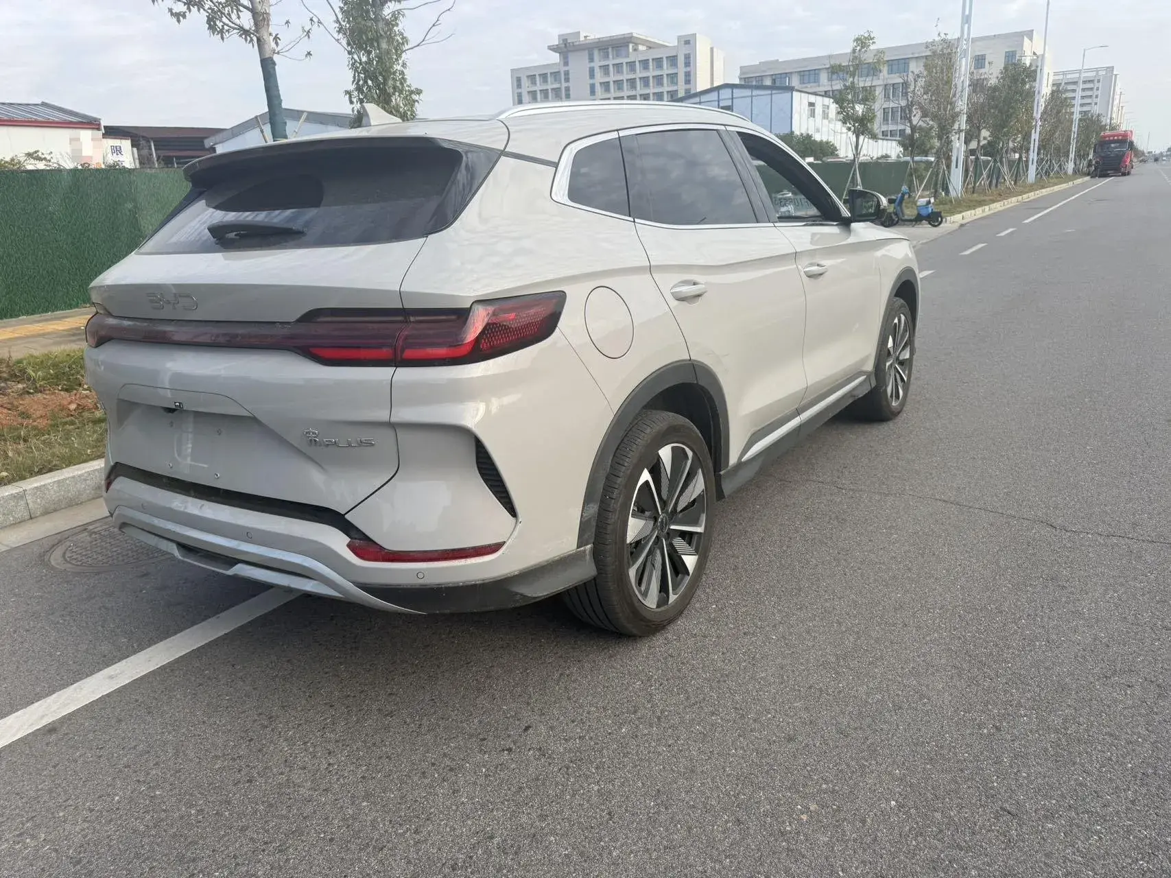 2024 BYD SONG thumbnail 4