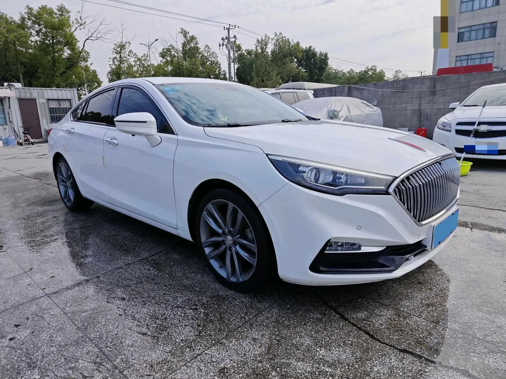 2019 HONGQI H5 thumbnail 3