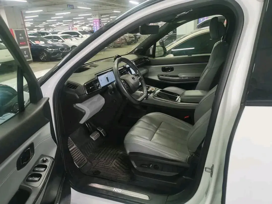 2020 NIO ES8 thumbnail 2