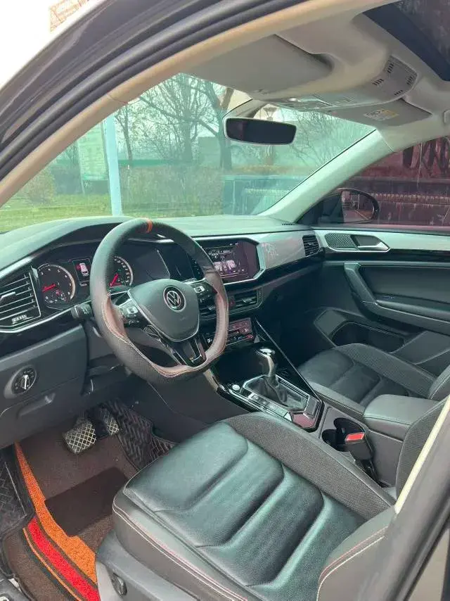 2020 VOLKSWAGEN TAYRON thumbnail 4