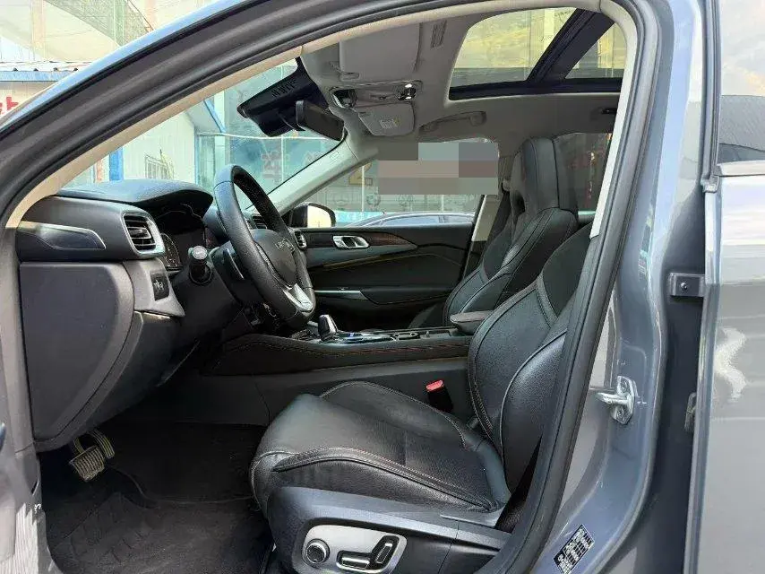 2018 LYNK&CO 02 thumbnail 3