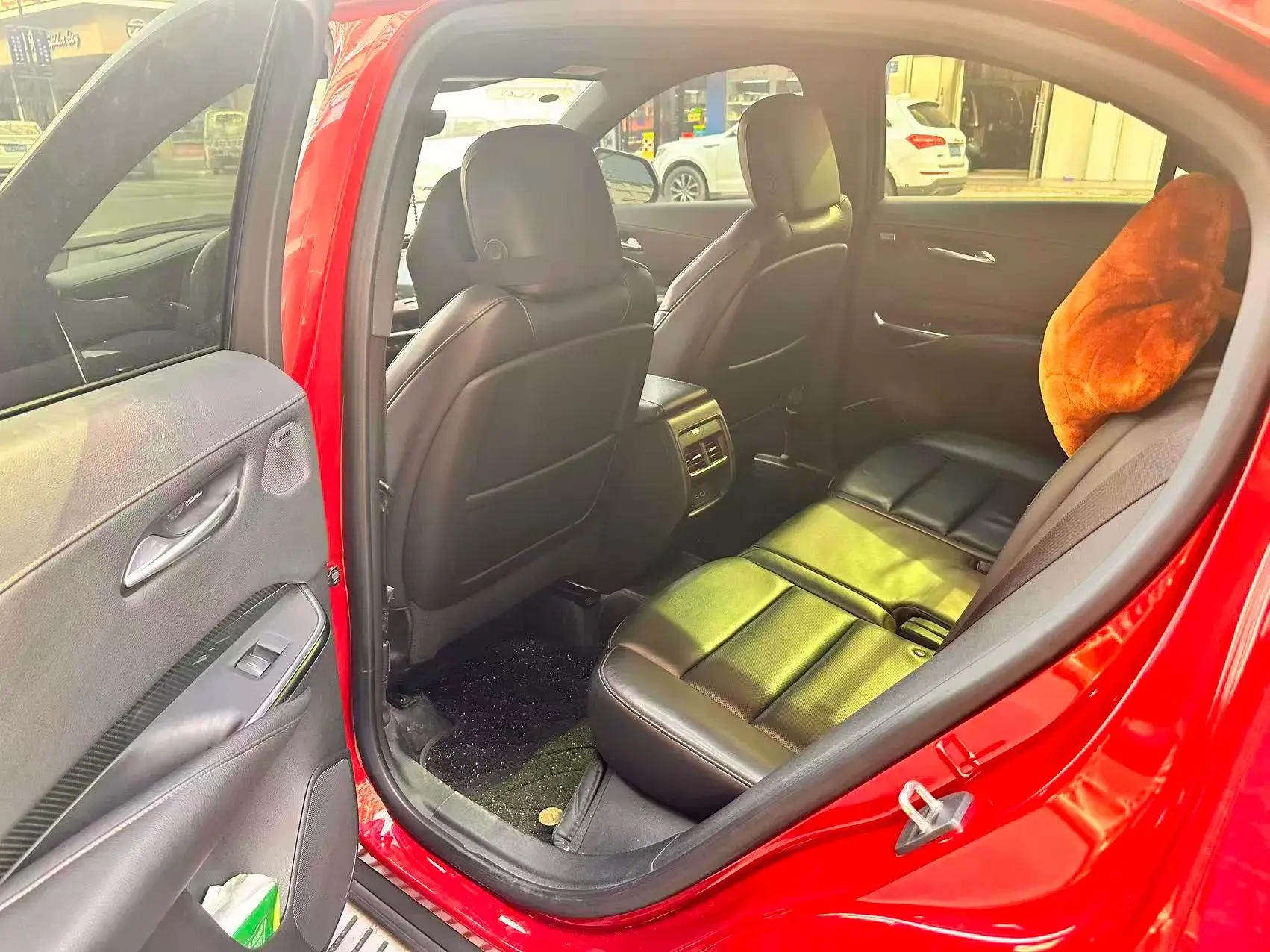 2021 CADILLAC XT4 thumbnail 4