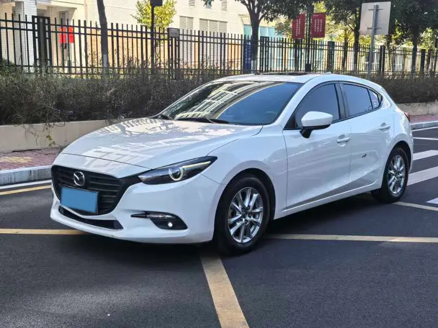 2019 MAZDA 3 view 1