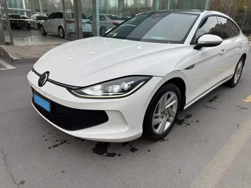 2022 VOLKSWAGEN LAMANDO view 1