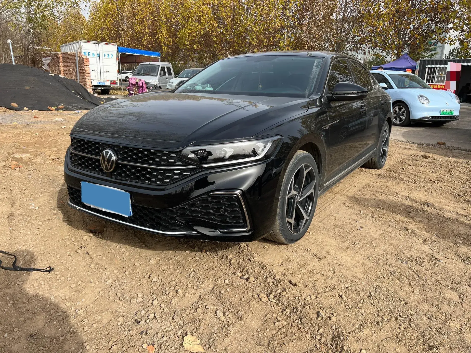 2024 VOLKSWAGEN PASSAT view 1