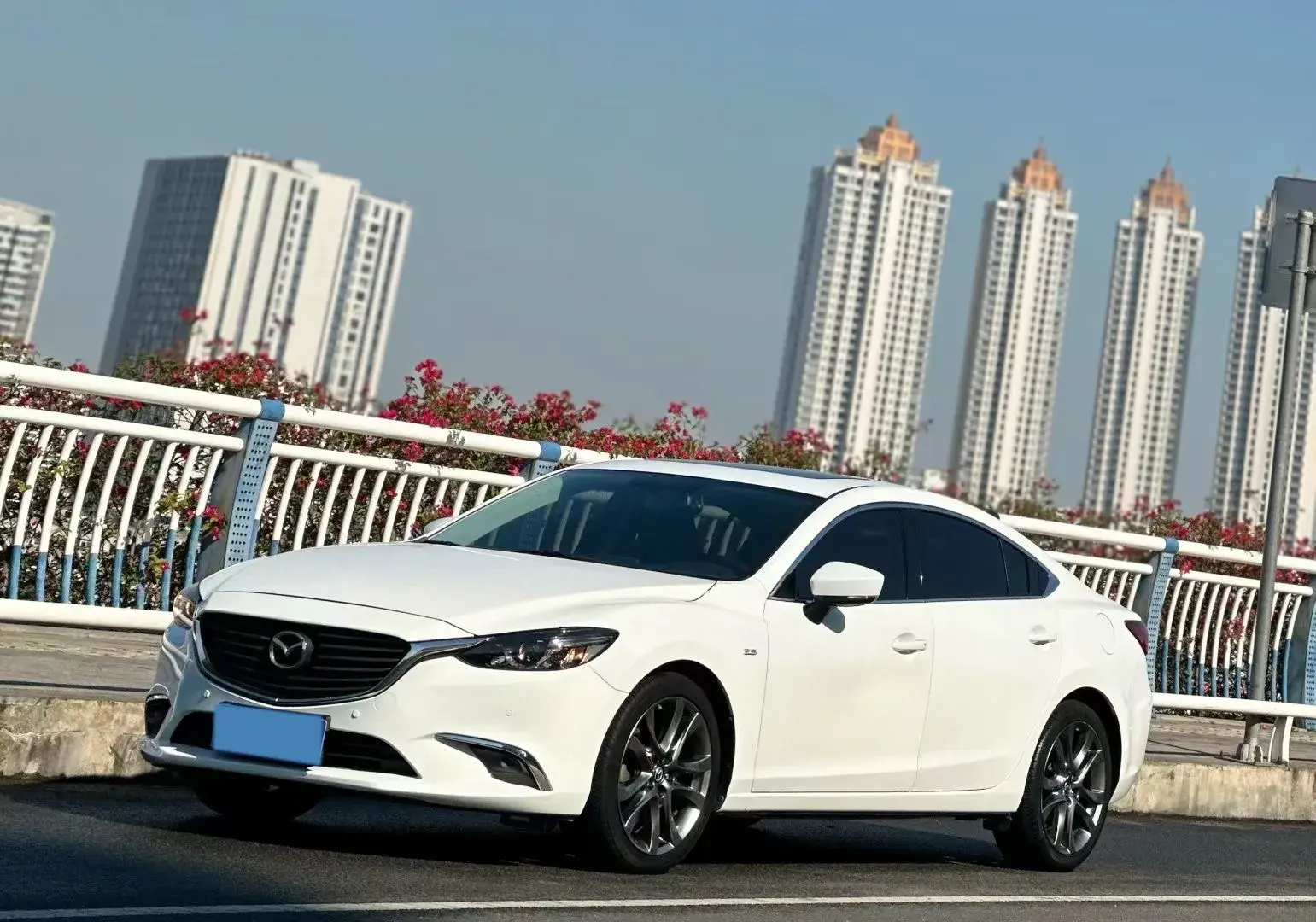 2018 MAZDA ATENZA view 1