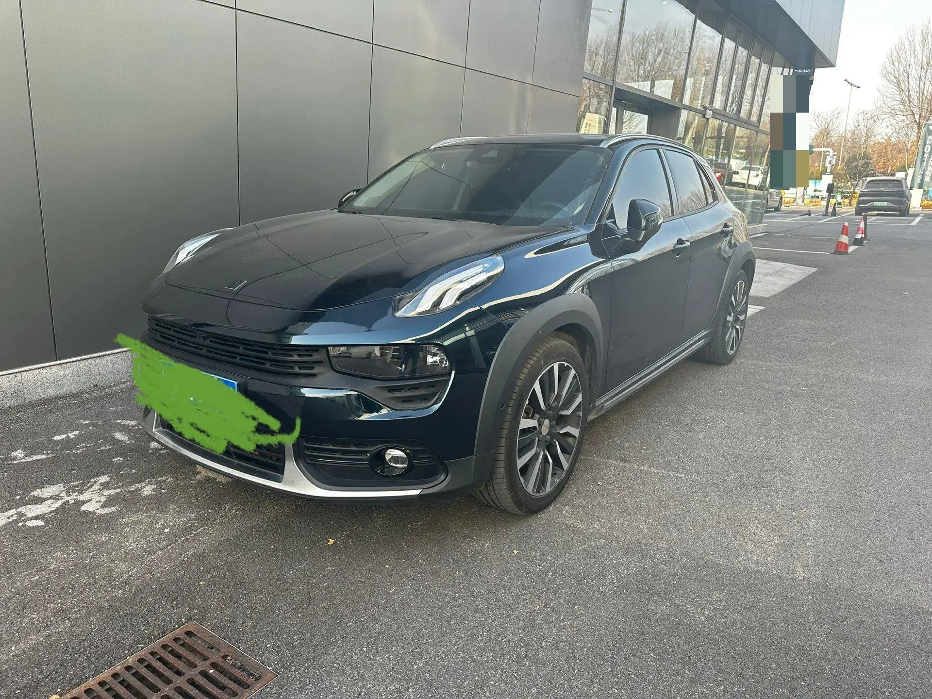 2018 LYNK&CO 02 view 1