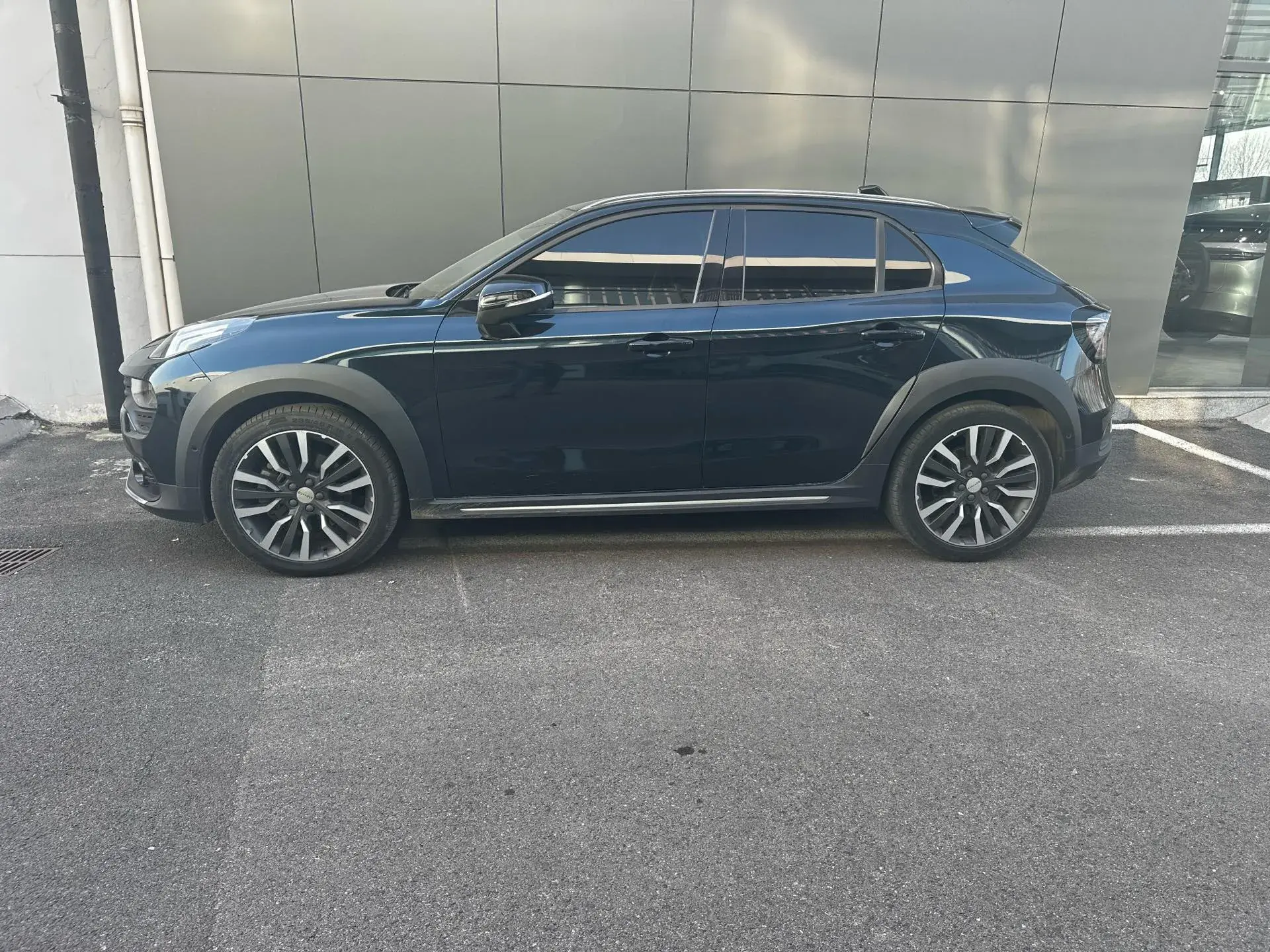 2018 LYNK&CO 02 thumbnail 3