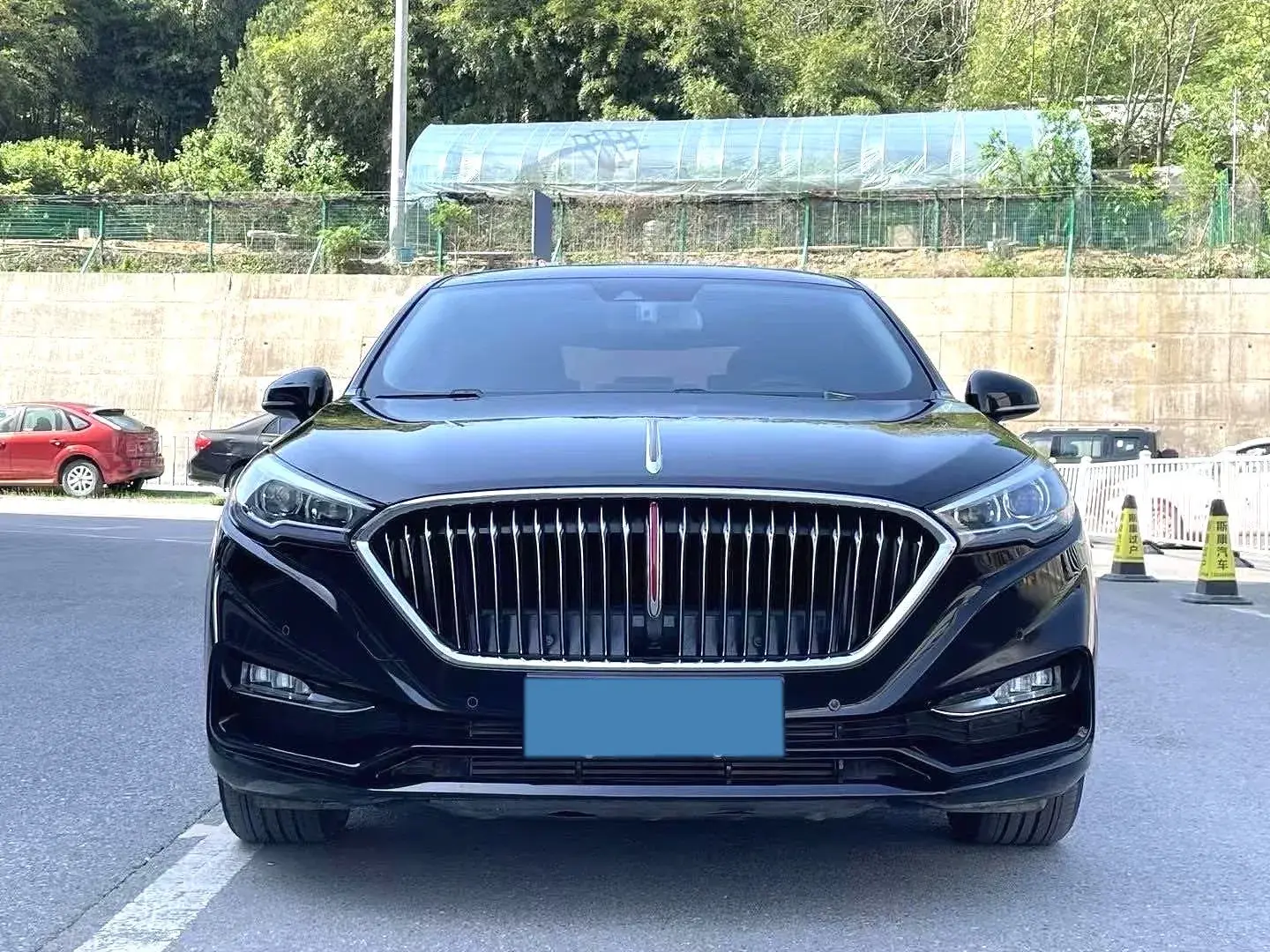 2022 HONGQI H5 thumbnail 2