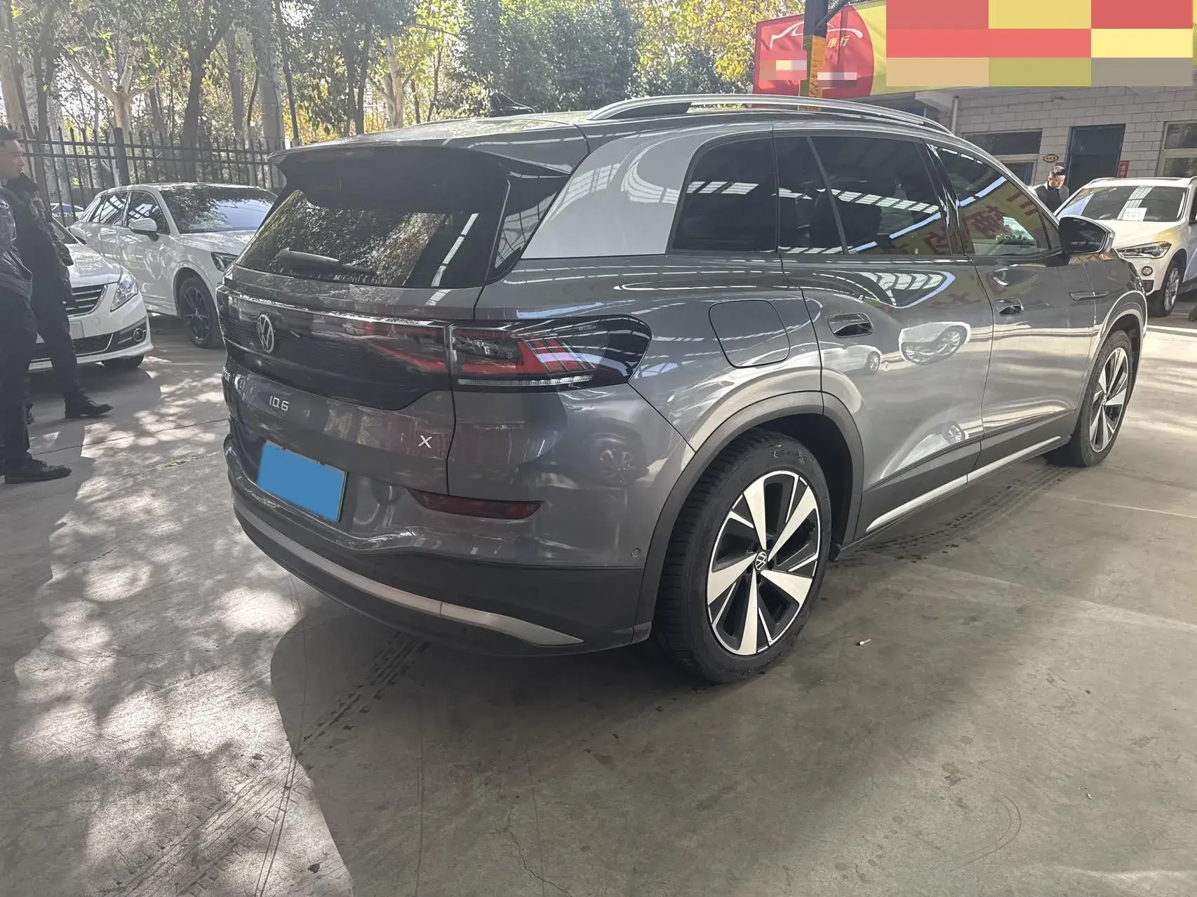 2023 VOLKSWAGEN ID.6 thumbnail 4