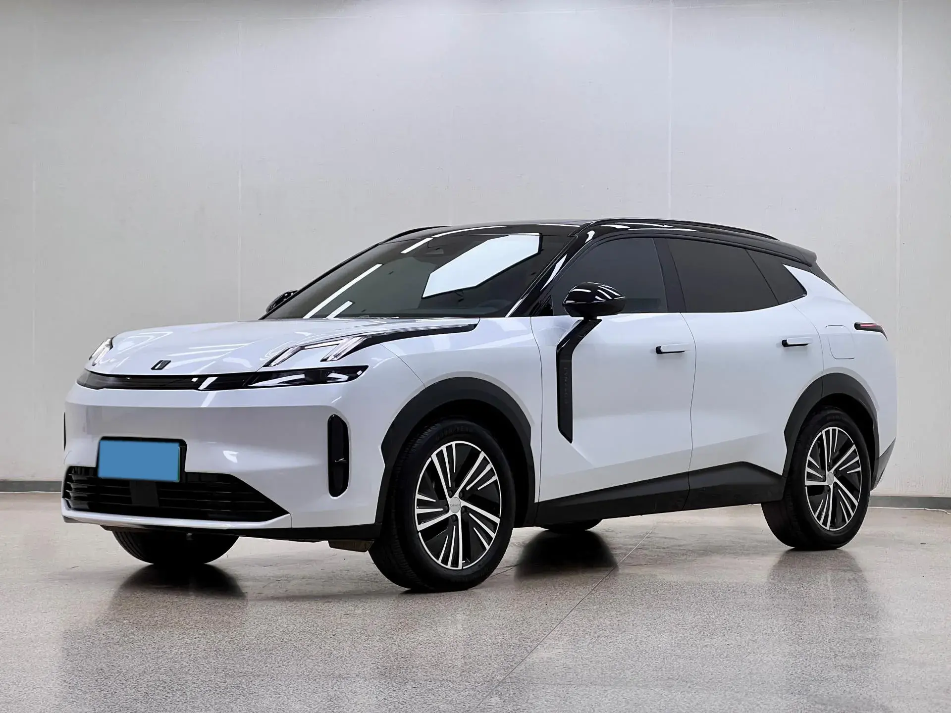 2023 LYNK&CO 08 view 1