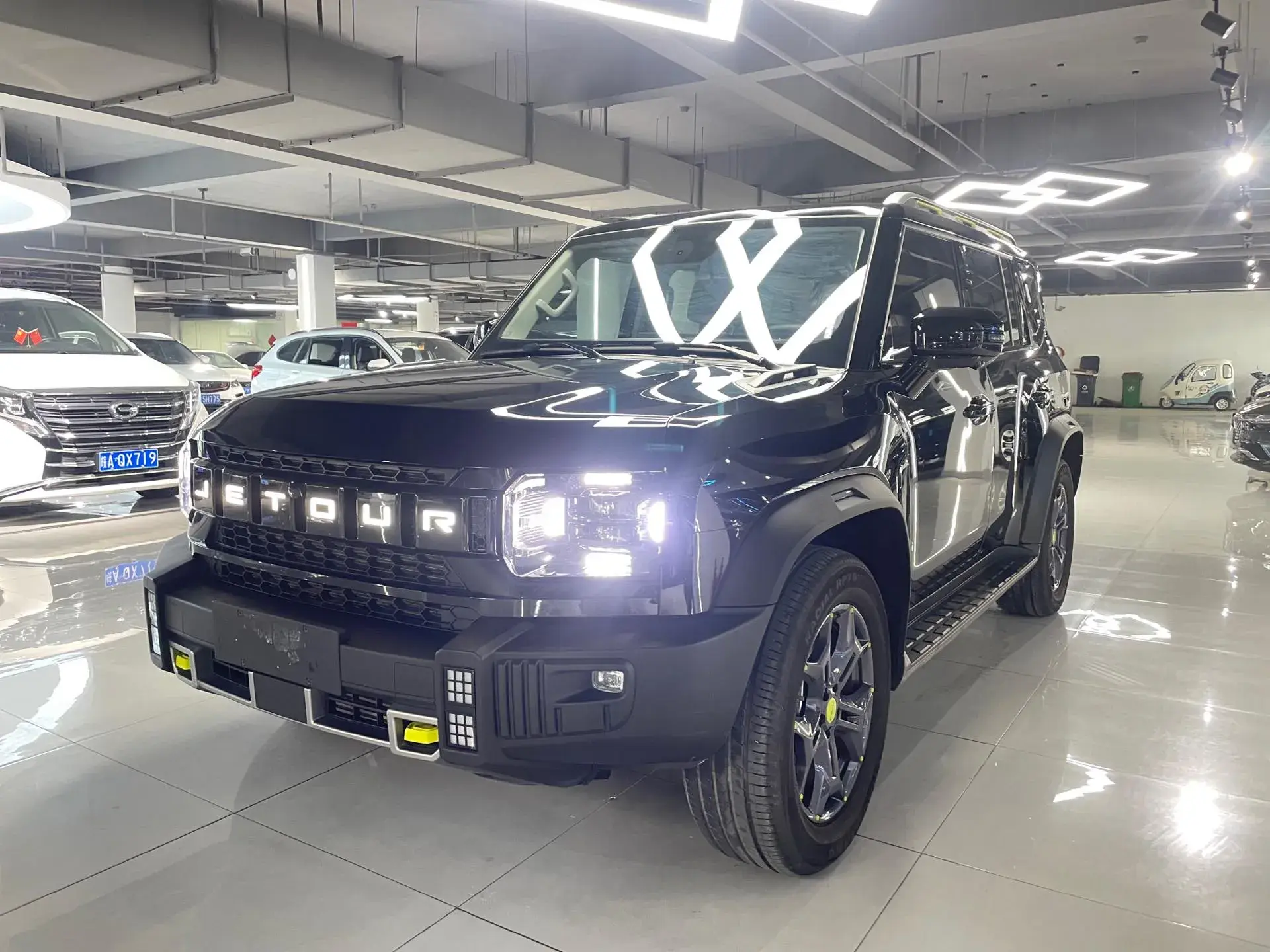 2023 JETOUR TRAVELLER view 1