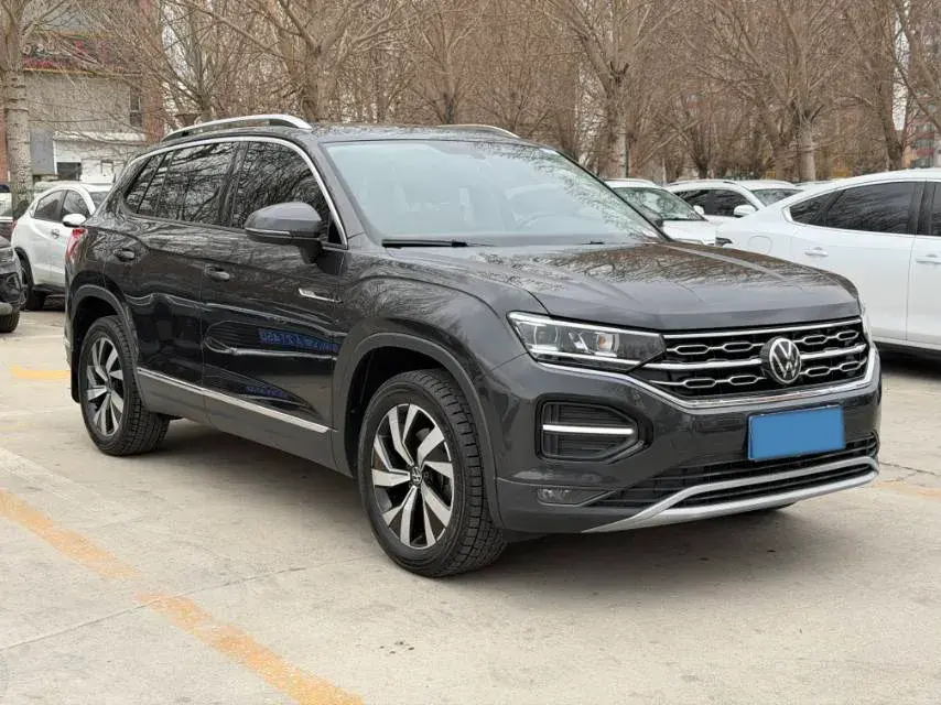 2022 VOLKSWAGEN TAYRON thumbnail 3