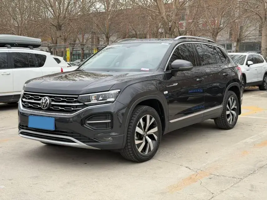 2022 VOLKSWAGEN TAYRON view 1