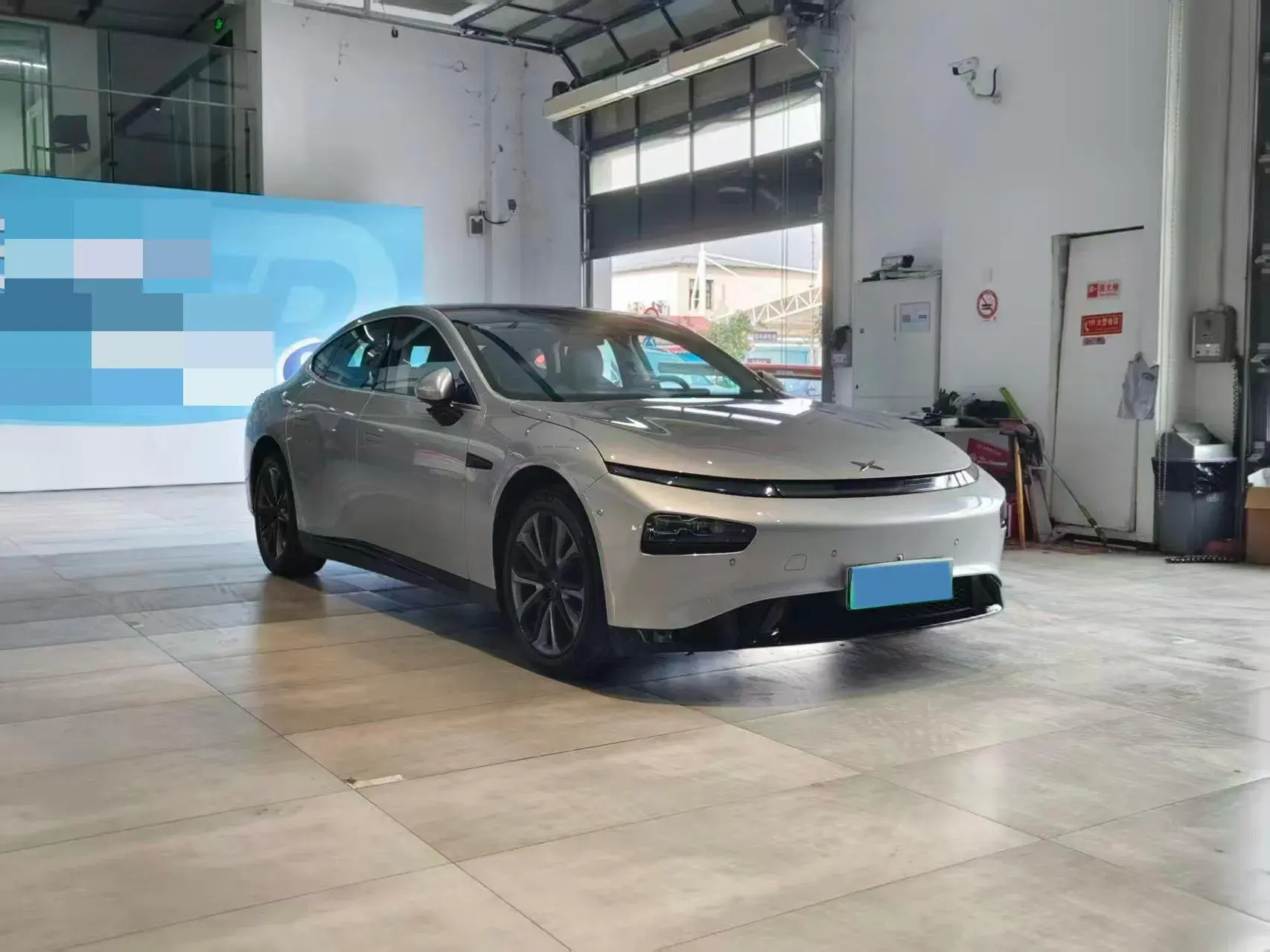 2022 XPENG P7 thumbnail 3