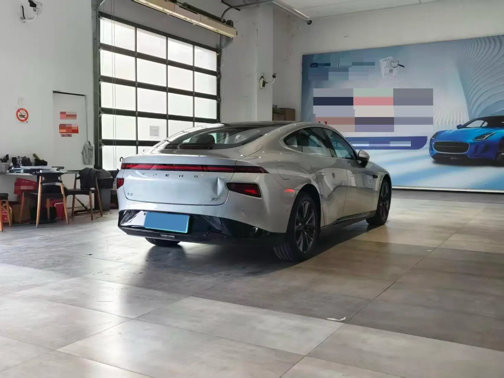 2022 XPENG P7 thumbnail 4